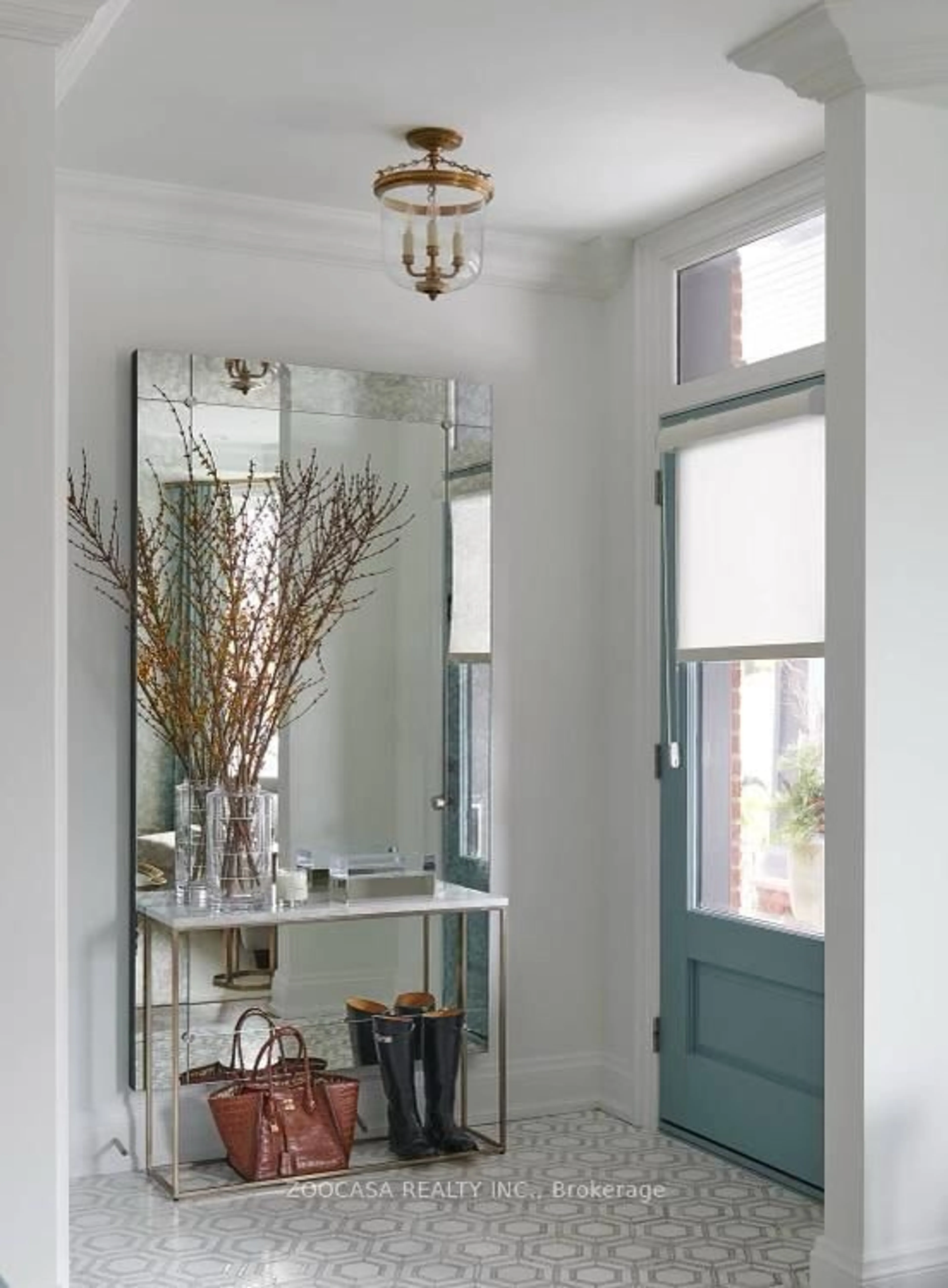 Indoor entryway for 95 Walker Ave, Toronto Ontario M4V 1G3