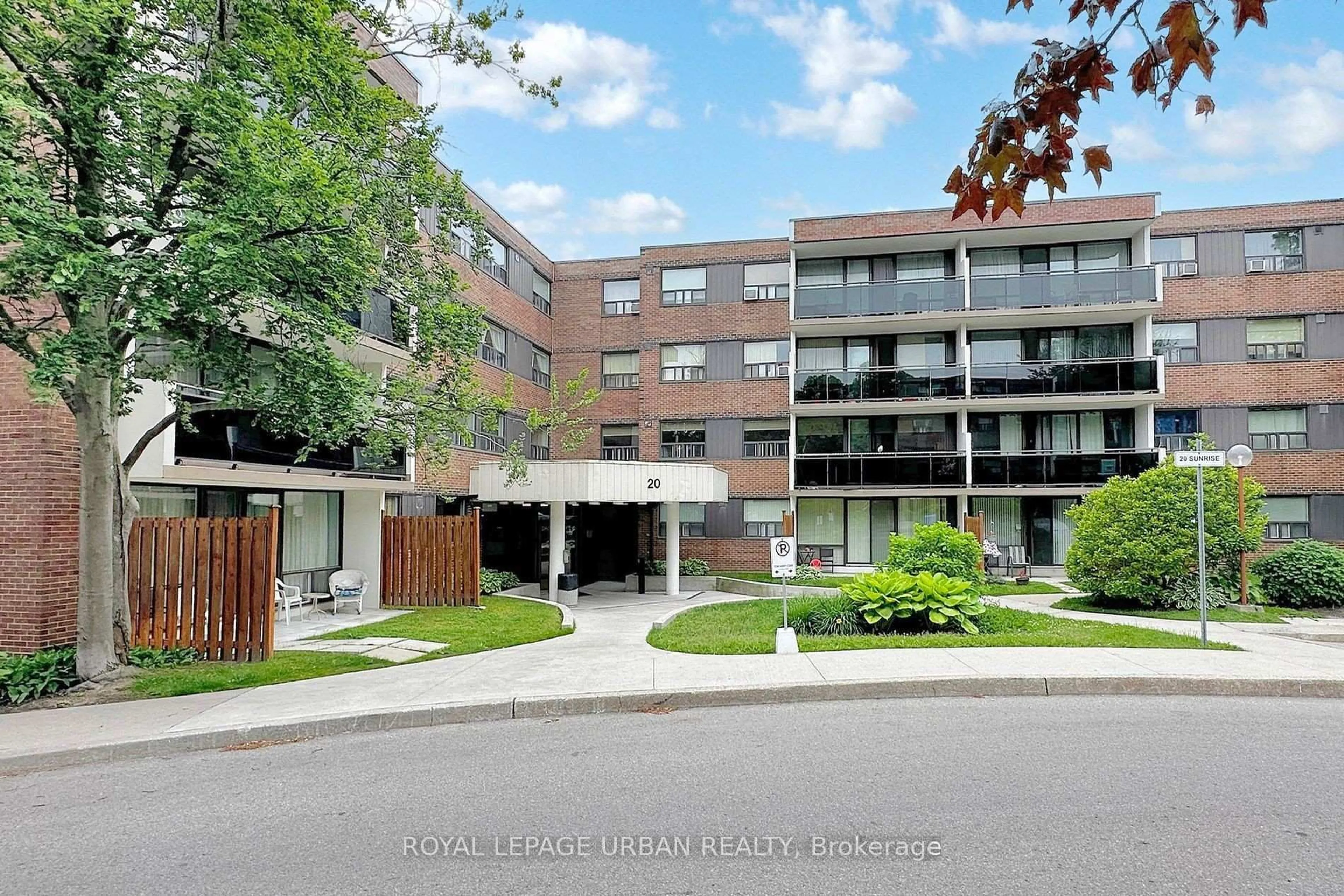 Patio, street for 20 Sunrise Ave #102, Toronto Ontario M4A 2R2