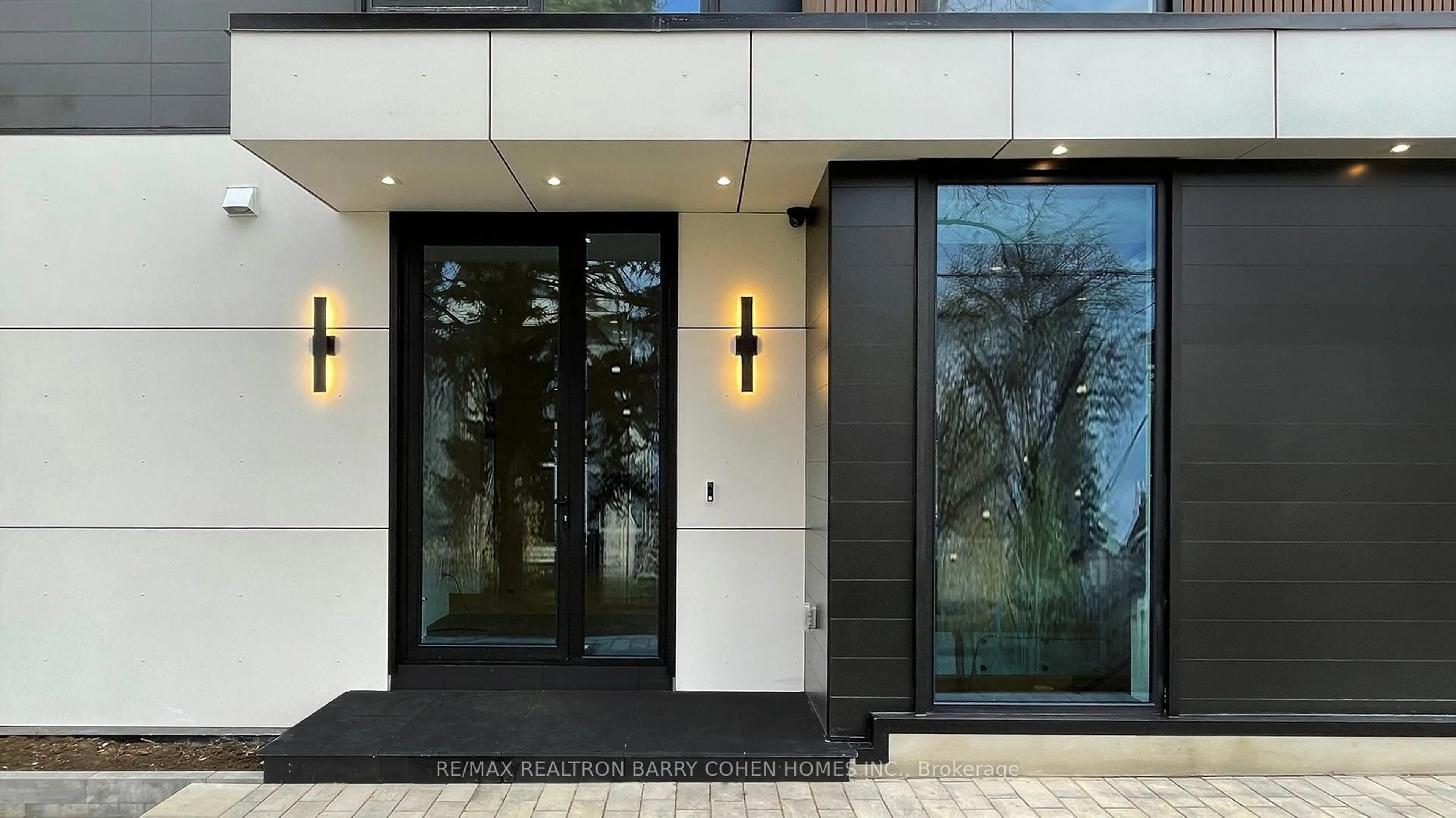 Indoor entryway for 135 Imperial St, Toronto Ontario M5P 1C7