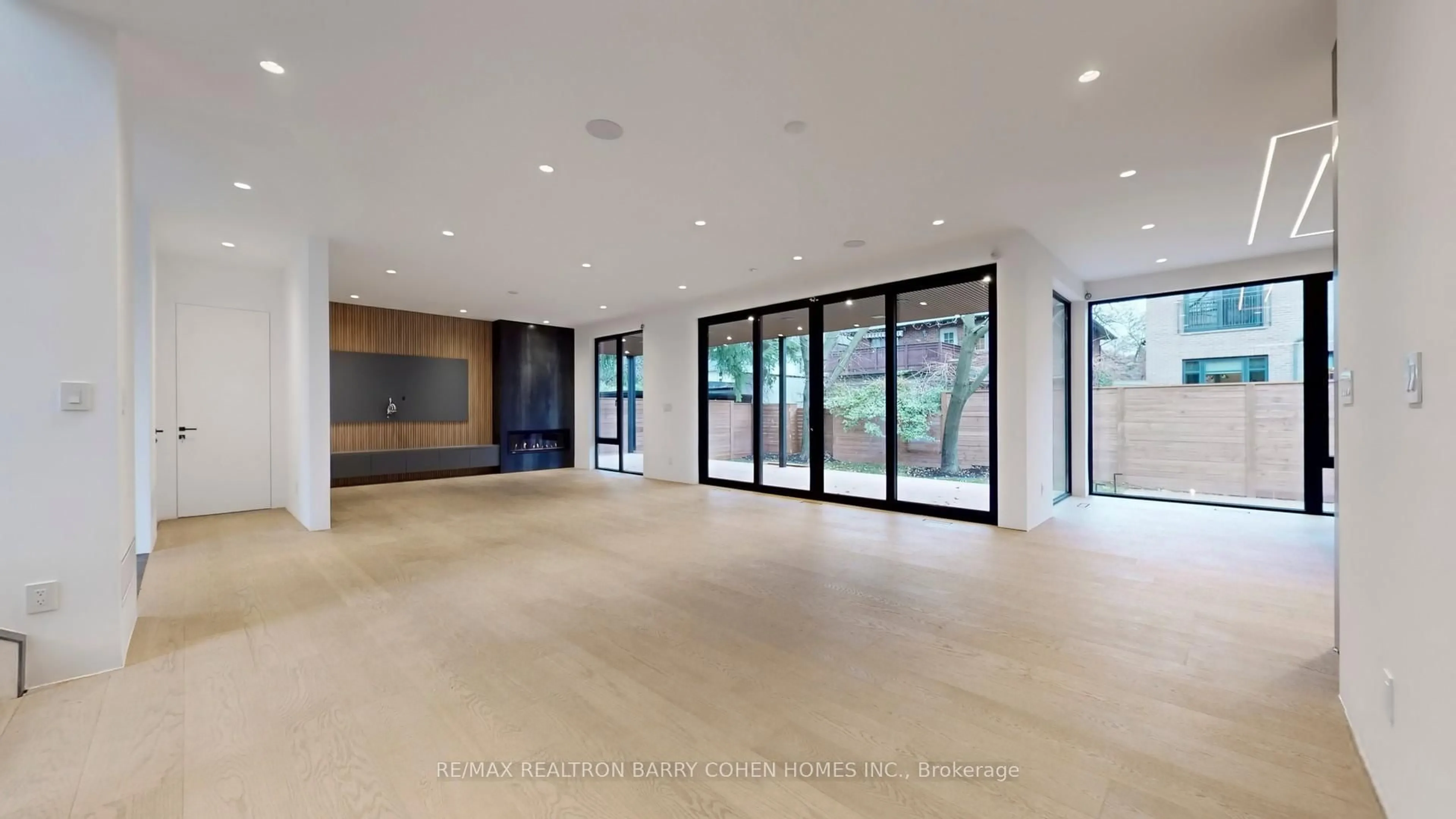 Indoor foyer for 135 Imperial St, Toronto Ontario M5P 1C7