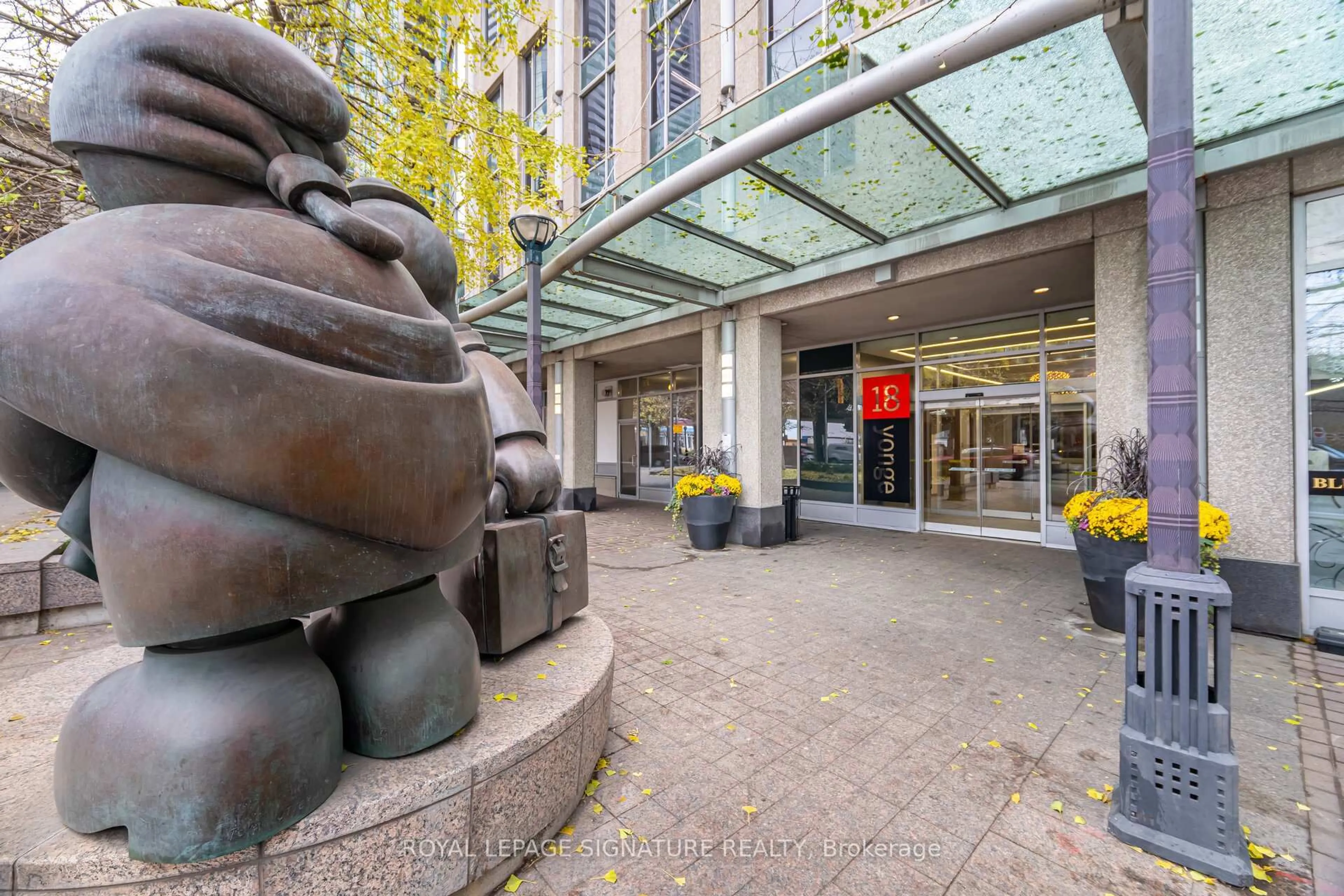 Lobby for 18 Yonge St #3112, Toronto Ontario M5E 1Z8