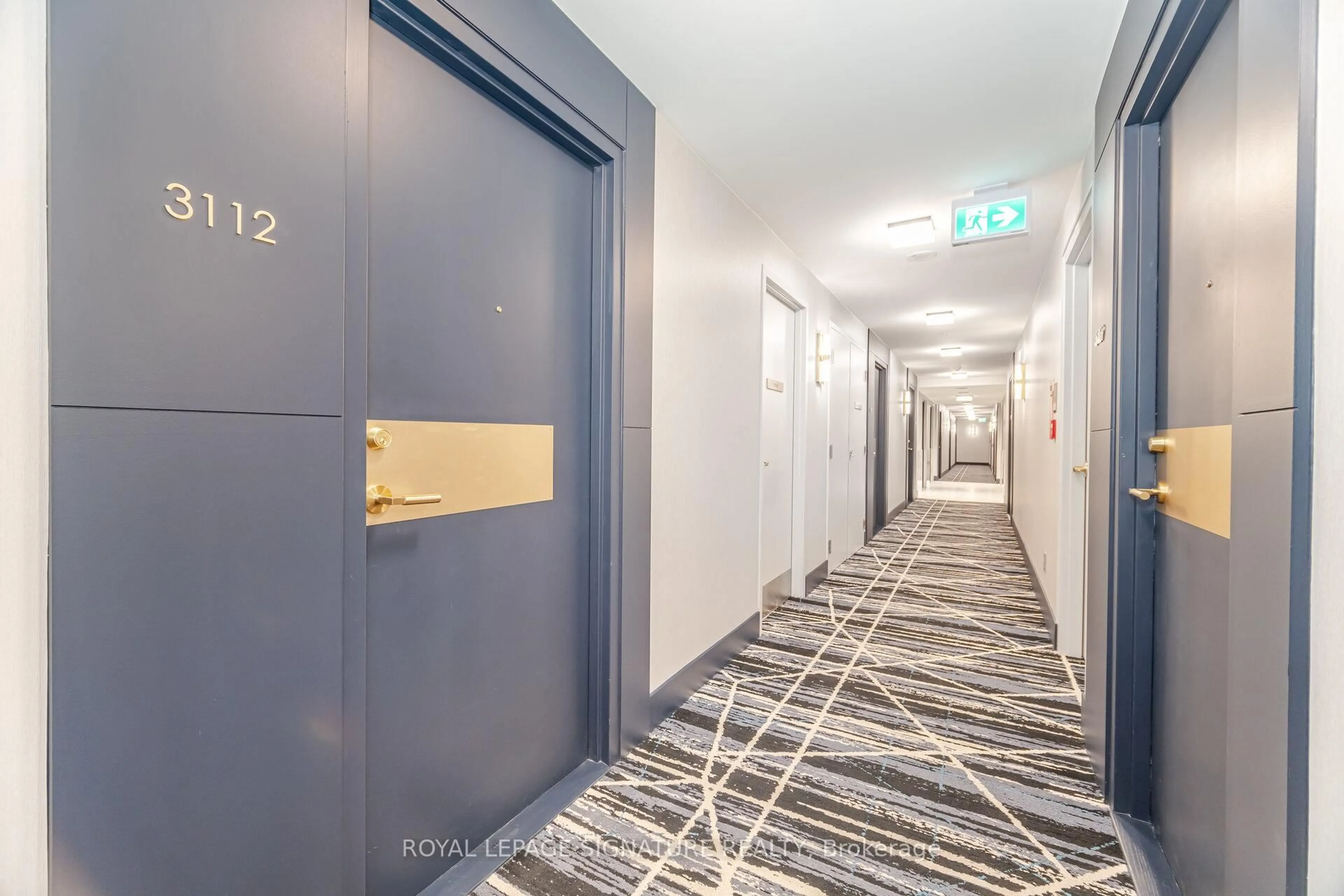 Indoor foyer for 18 Yonge St #3112, Toronto Ontario M5E 1Z8