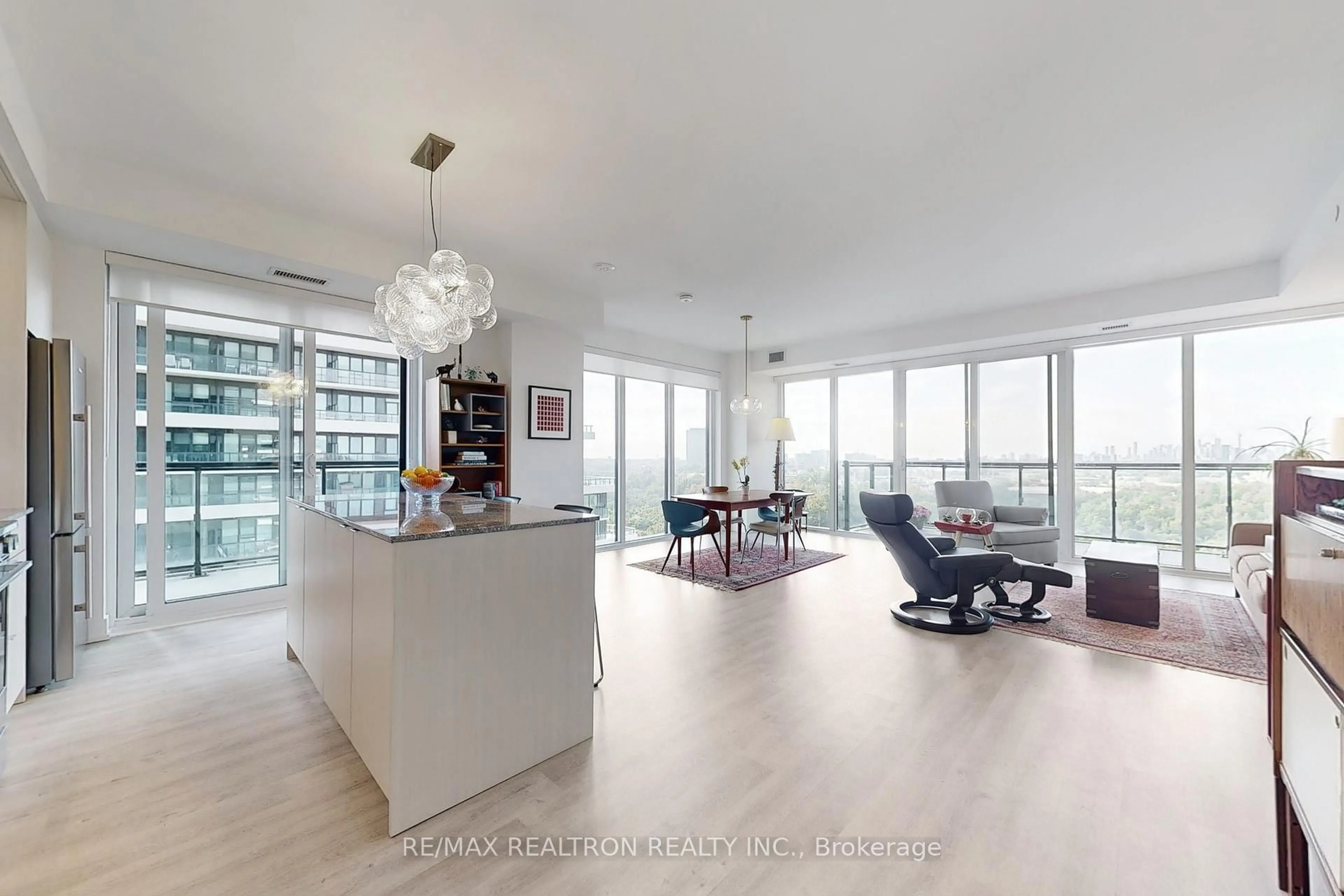 Open concept kitchen, unknown for 20 Inn On The Park Dr #1432, Toronto Ontario M3C 0P8