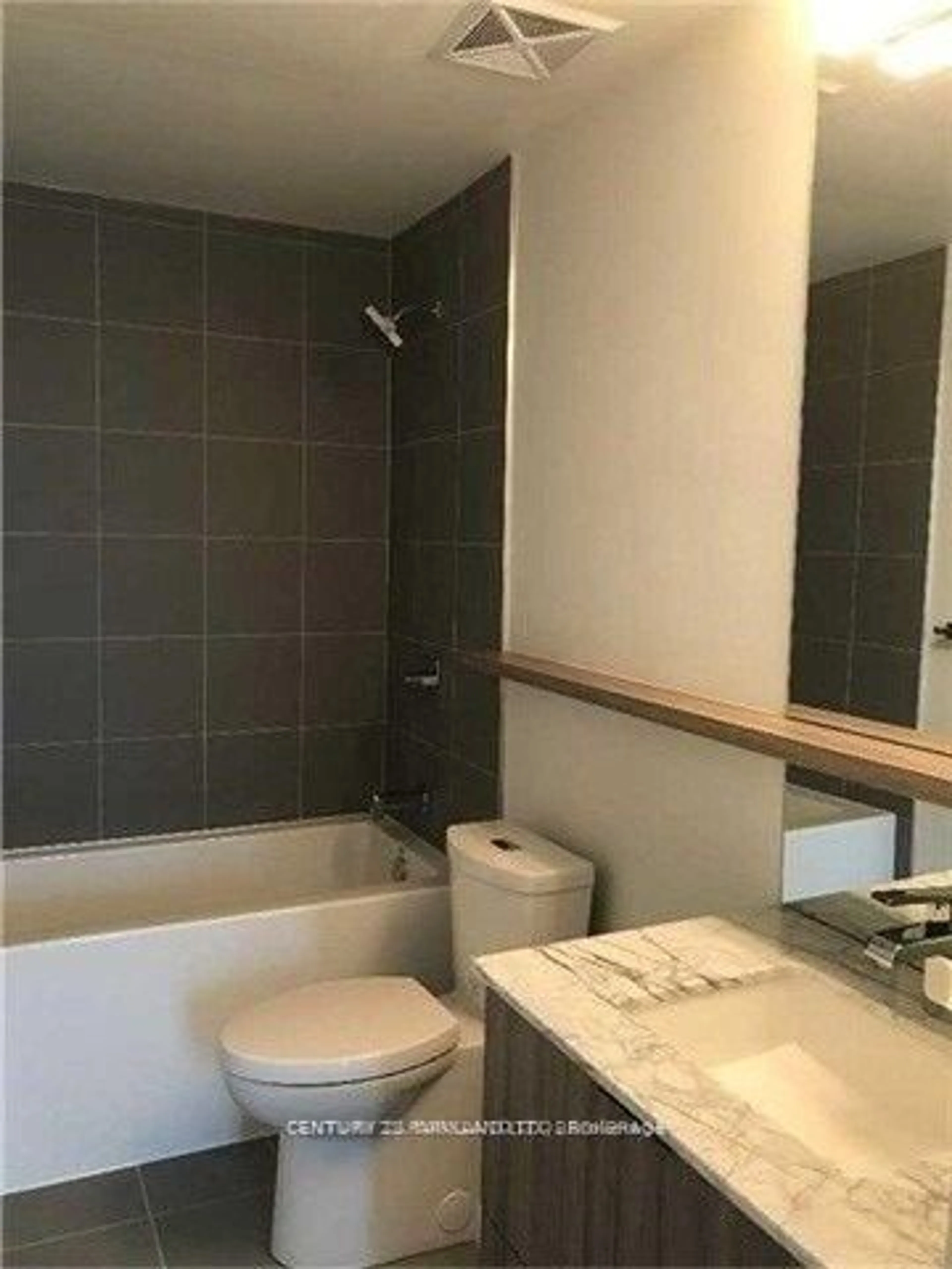 Standard bathroom, ceramic/tile floor for 6 Parkwood Ave #312, Toronto Ontario M4V 2W8