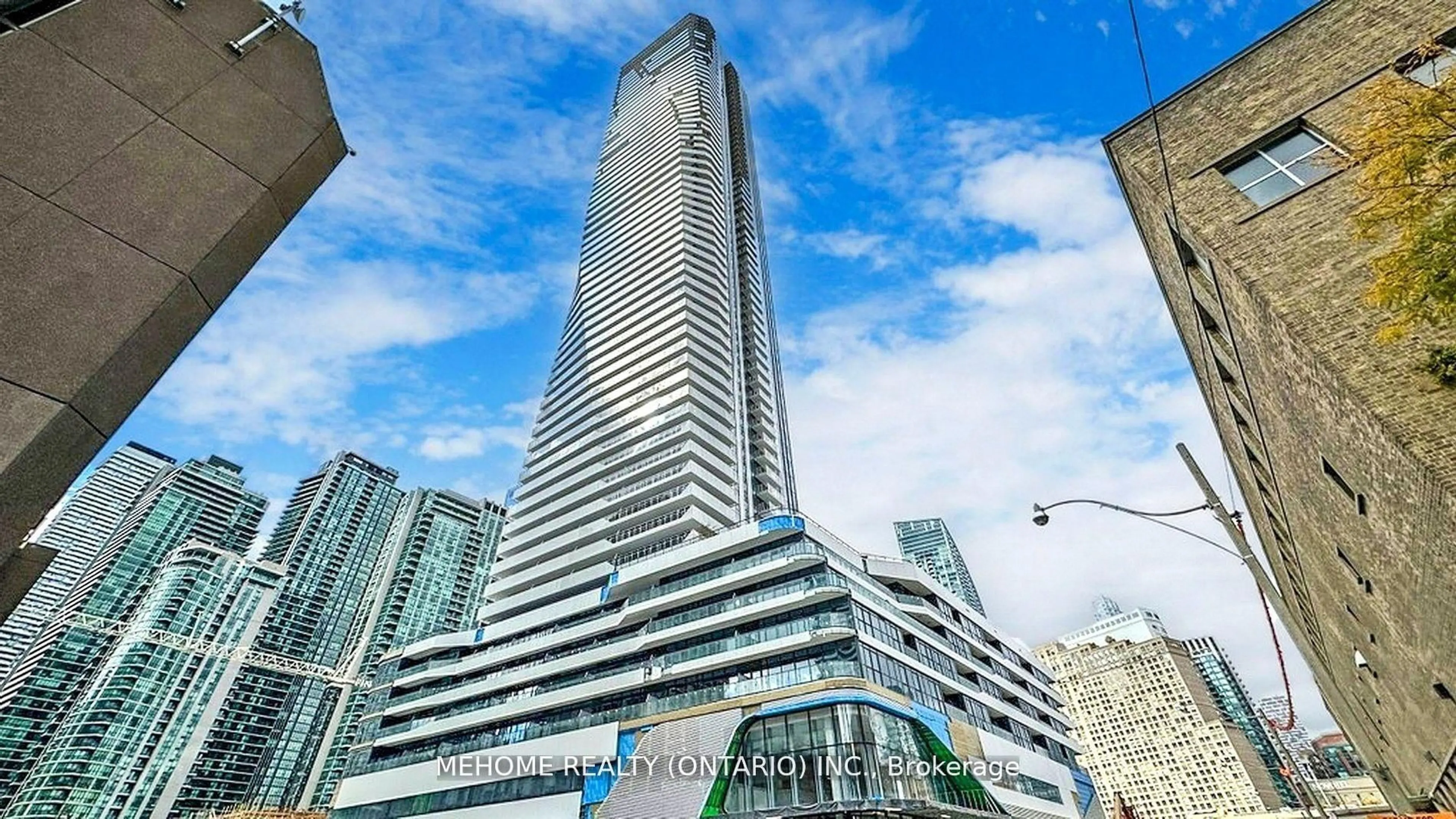 Indoor foyer for 28 Freeland St #2507, Toronto Ontario M5E 0E3