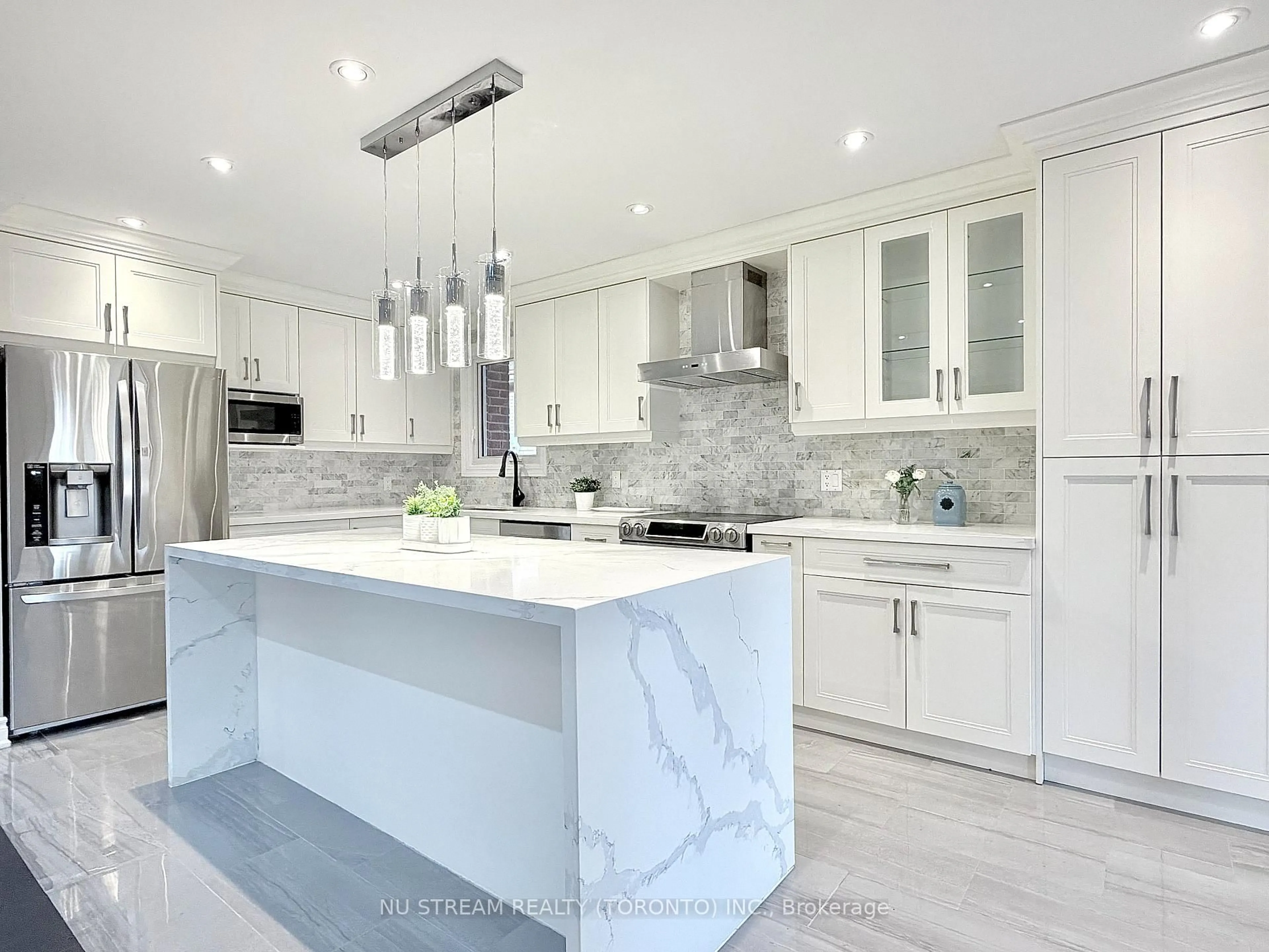 Contemporary kitchen, ceramic/tile floor for 3 Mosedale Cres, Toronto Ontario M2J 3A3