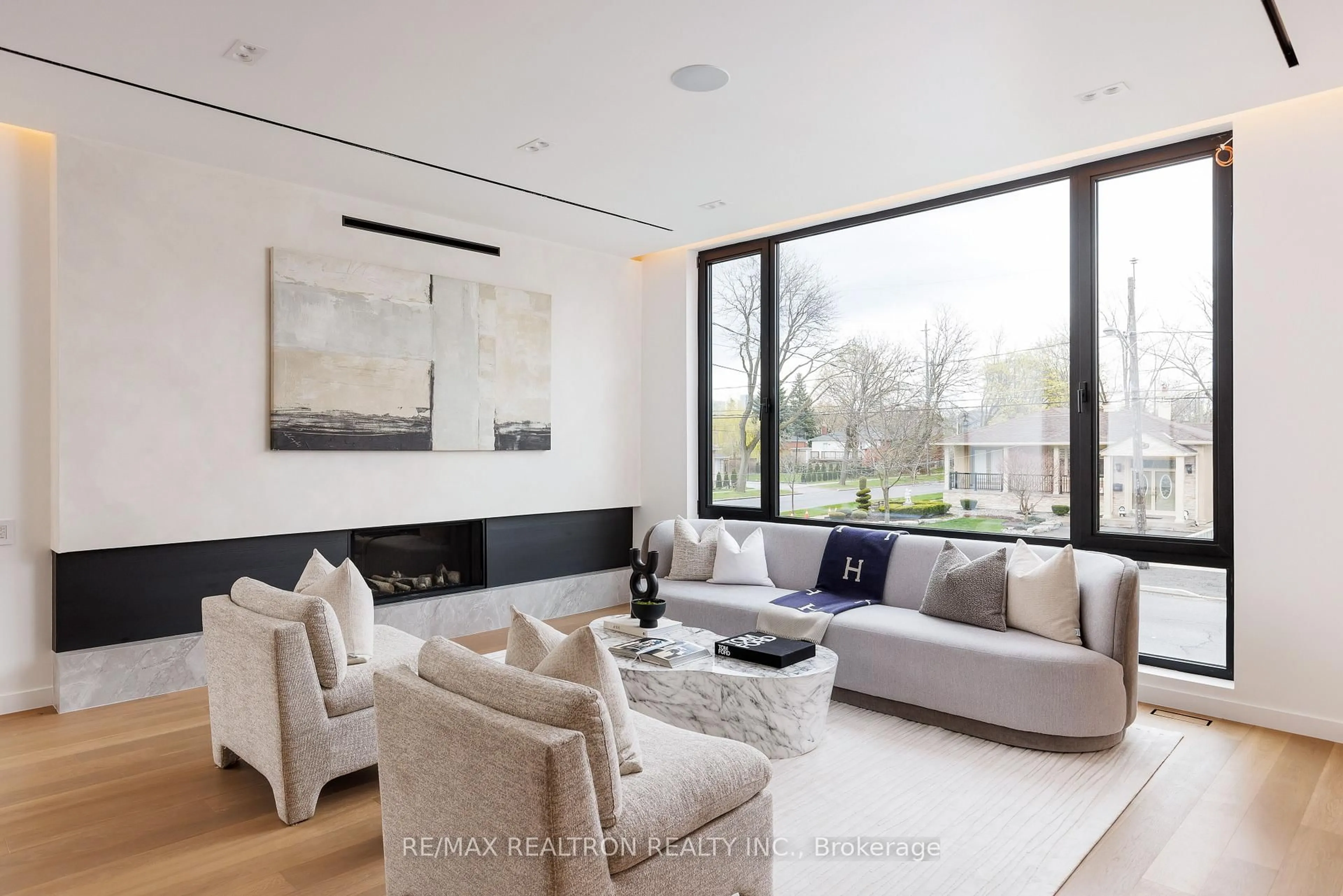 Living room with furniture, unknown for 310 Patricia Ave, Toronto Ontario M2R 2M5