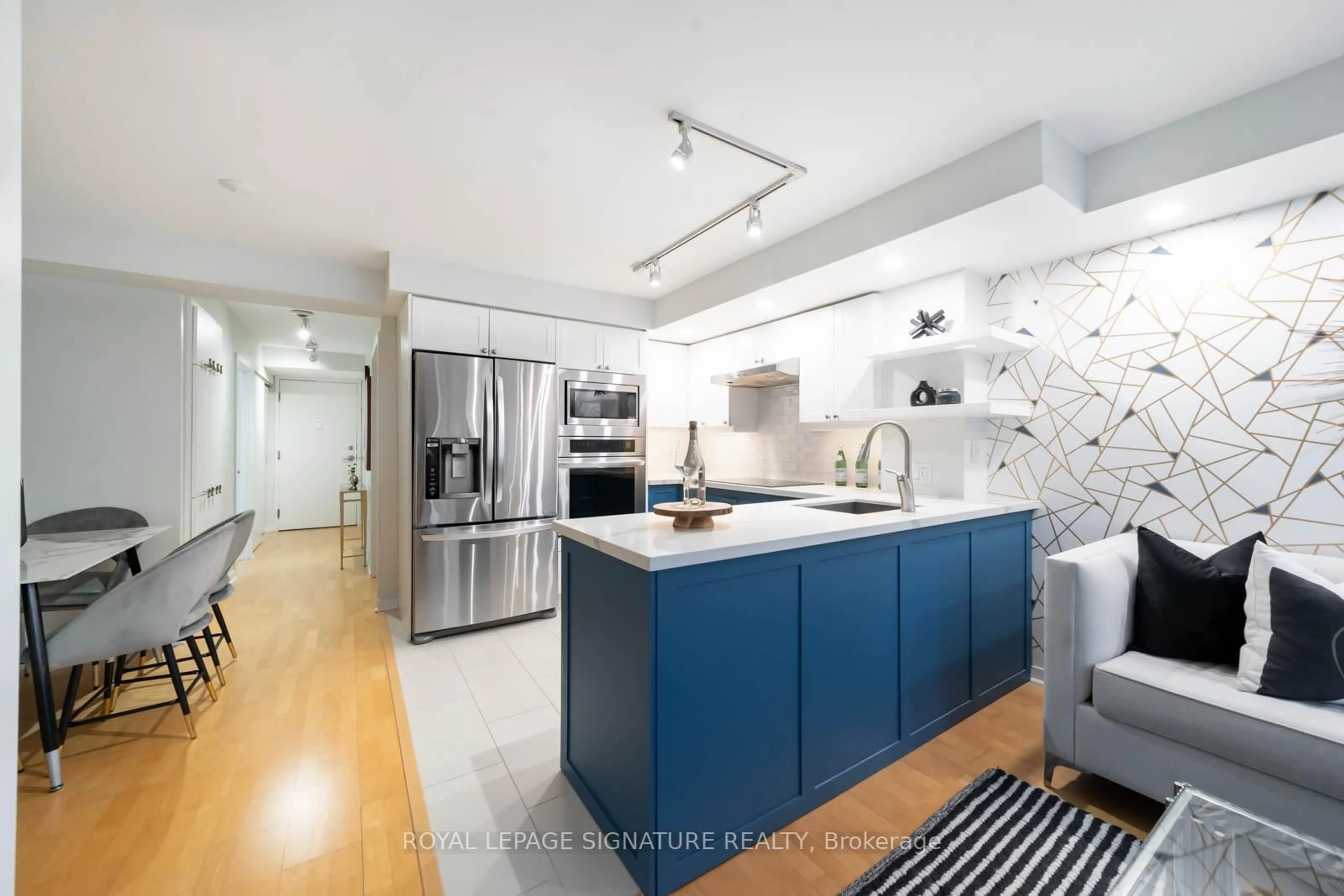 Open concept kitchen, ceramic/tile floor for 75 Dalhousie St #1105, Toronto Ontario M5B 2R9