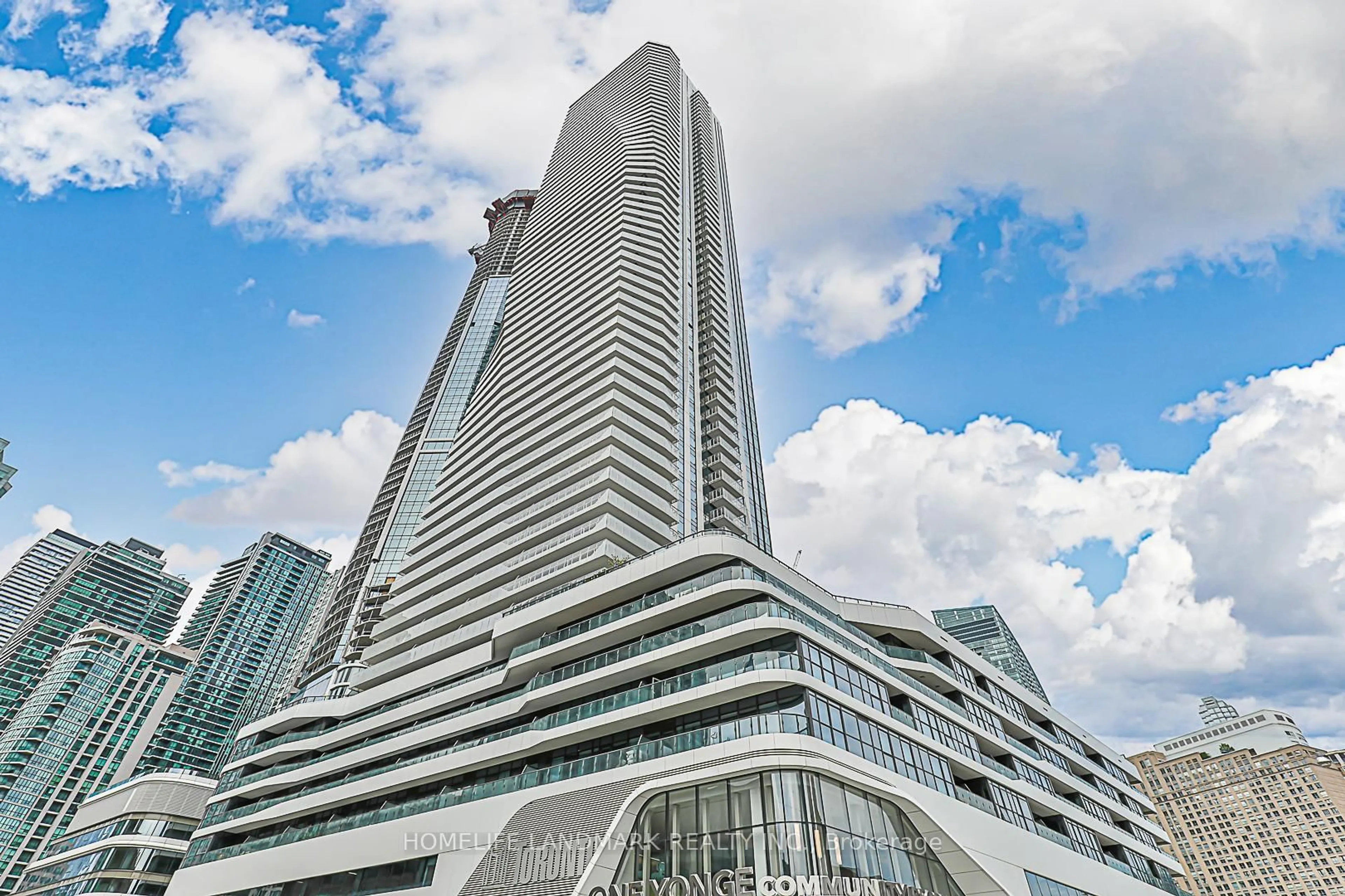 Indoor foyer for 28 Freeland St #3309, Toronto Ontario M2J 1M6