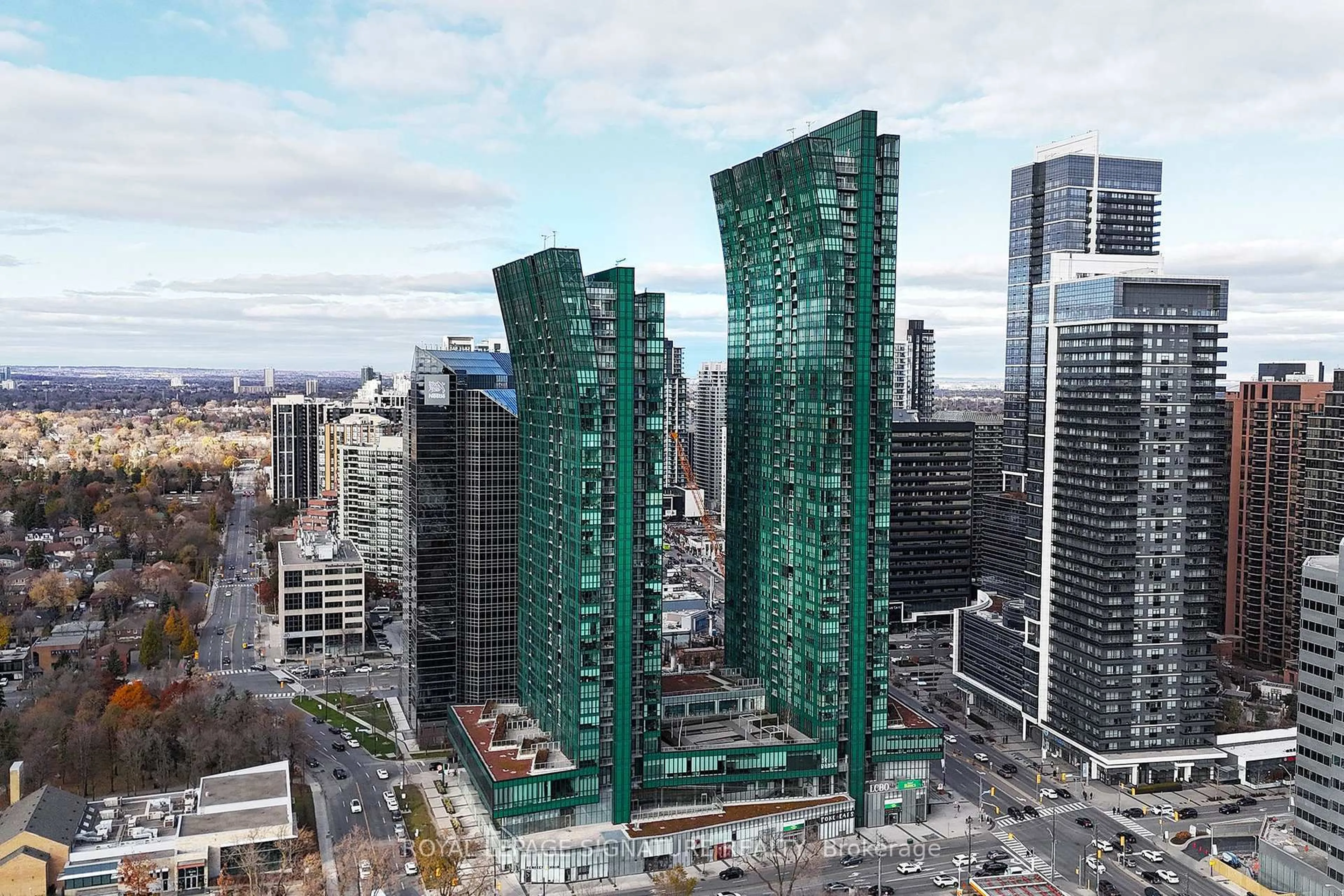 A pic from outside/outdoor area/front of a property/back of a property/a pic from drone, city buildings view from balcony for 9 Bogert Ave #3906, Toronto Ontario M2N 5M6