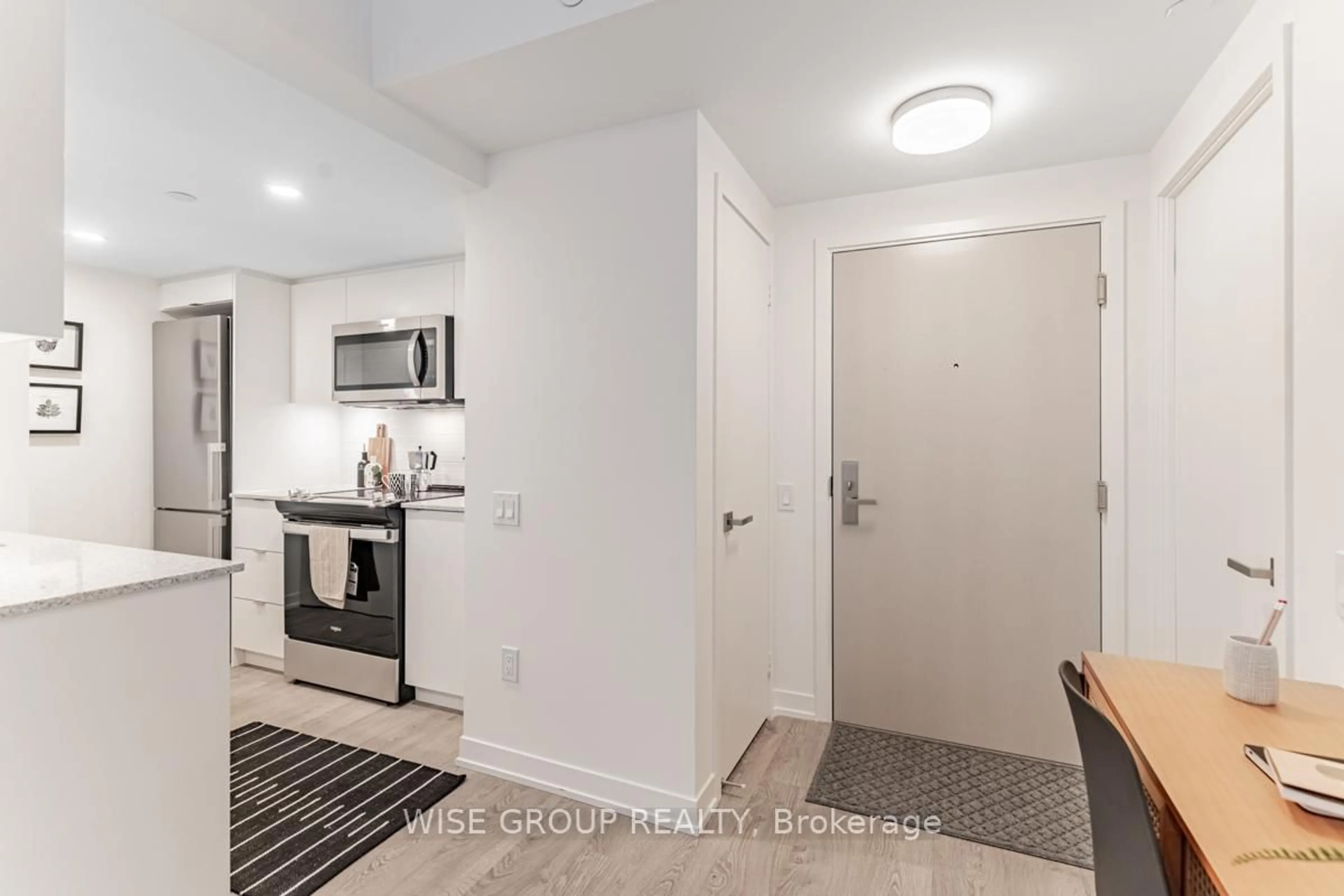 Indoor entryway for 500 Wilson Ave #1108, Toronto Ontario M3H 5Y9
