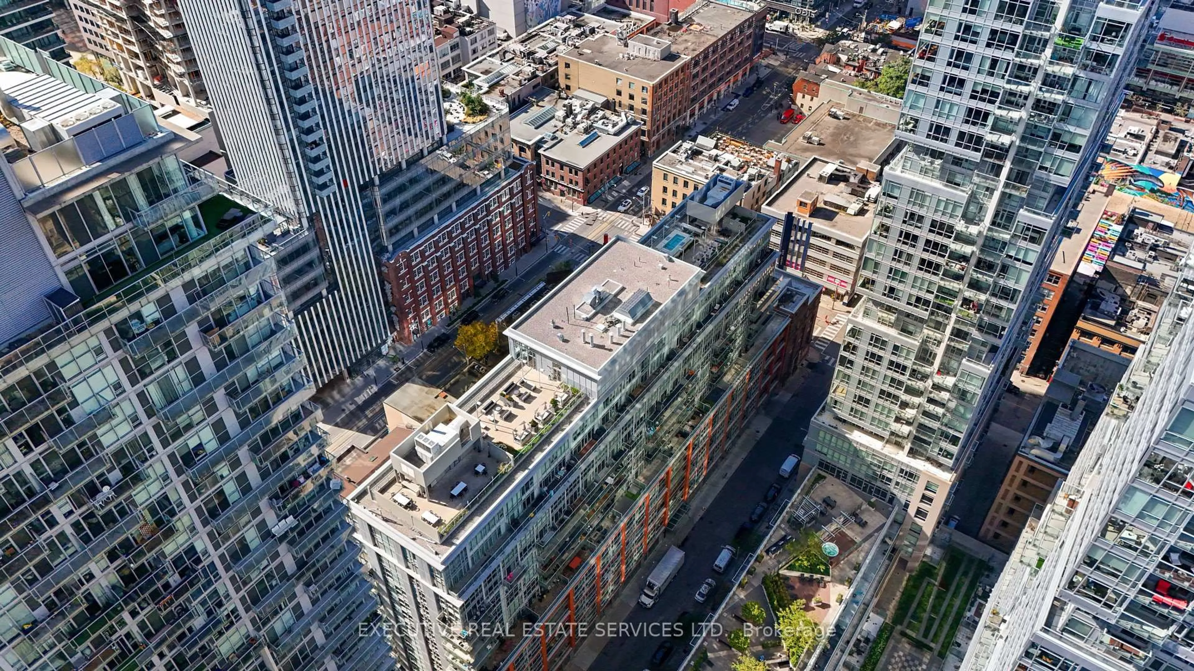 A pic from outside/outdoor area/front of a property/back of a property/a pic from drone, city buildings view from balcony for 21 Nelson St #324, Toronto Ontario M5V 3H9