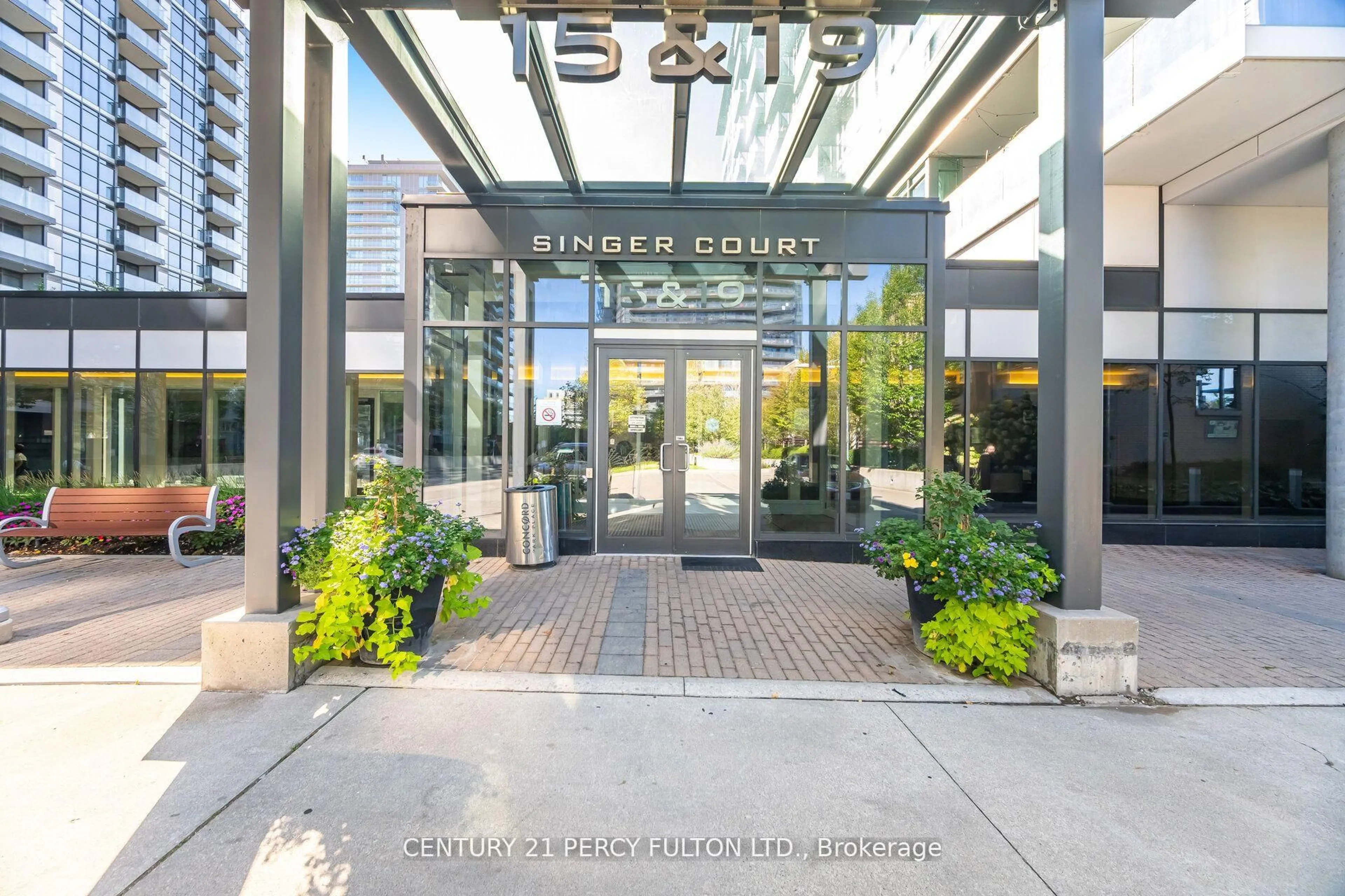 Indoor foyer for 19 Singer Crt #1518, Toronto Ontario M2K 0B2