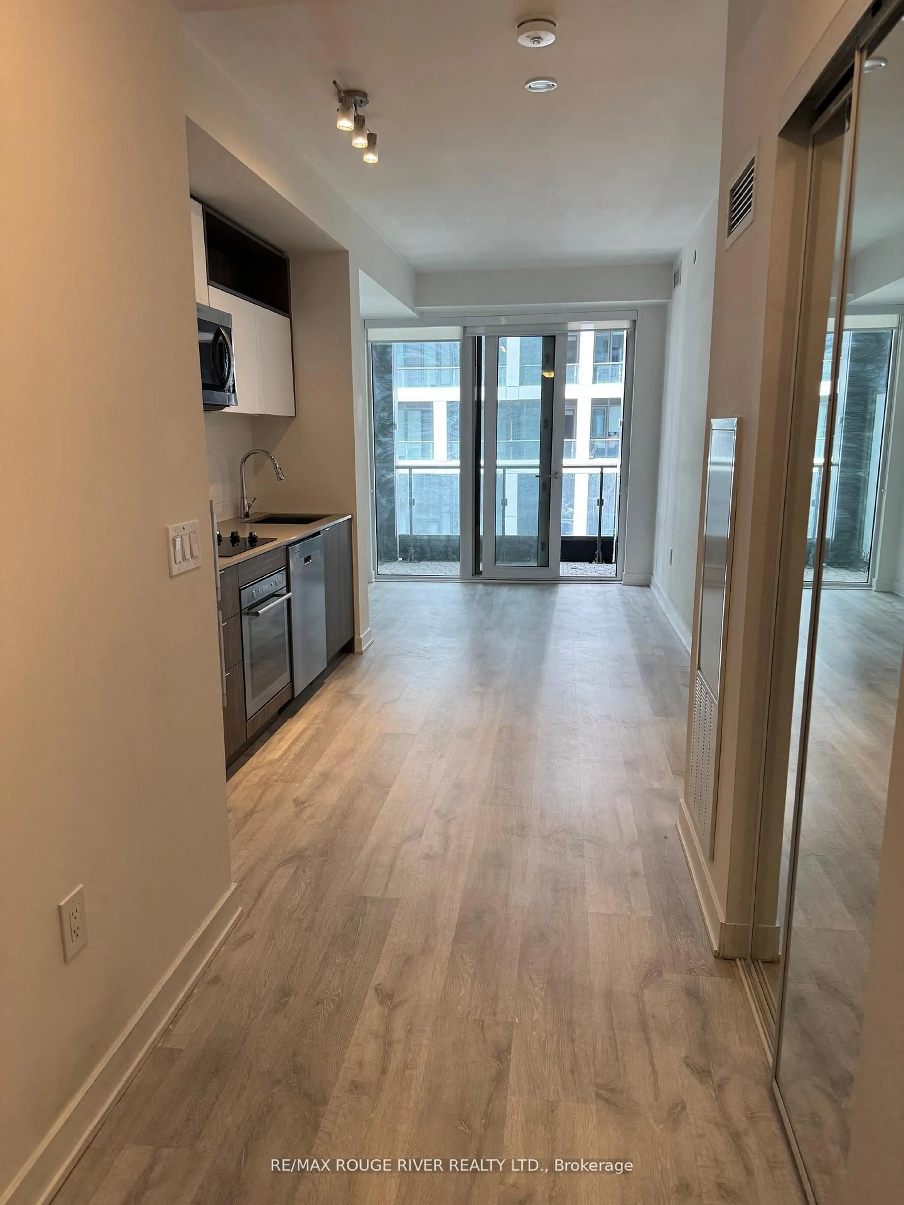 A pic of a room for 60 Princess St #531 Se, Toronto Ontario M5A 1E7