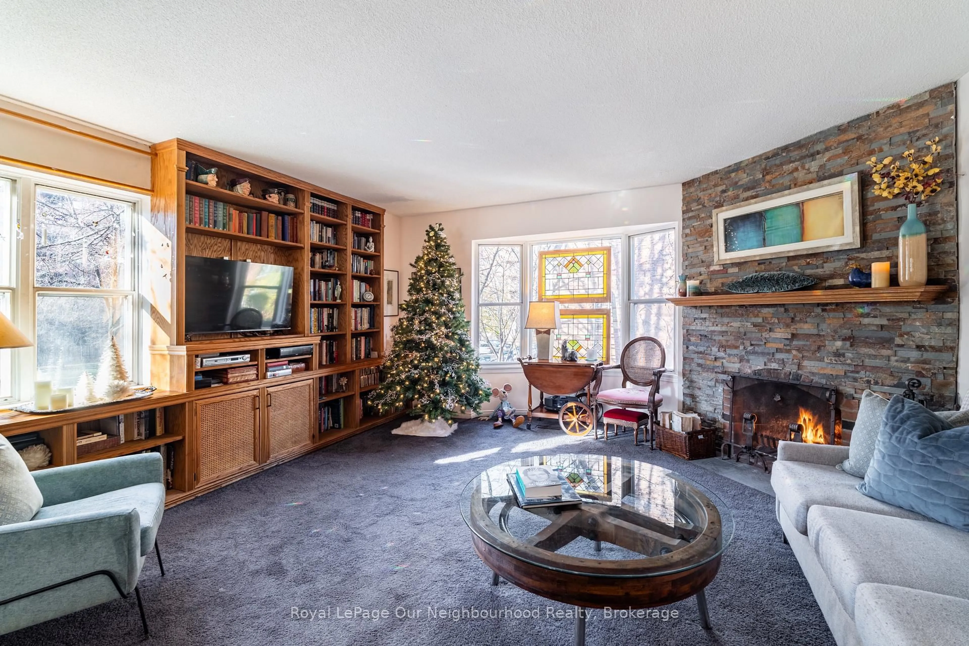 Living room with furniture, unknown for 2 Longboat Ave, Toronto Ontario M5A 4E1