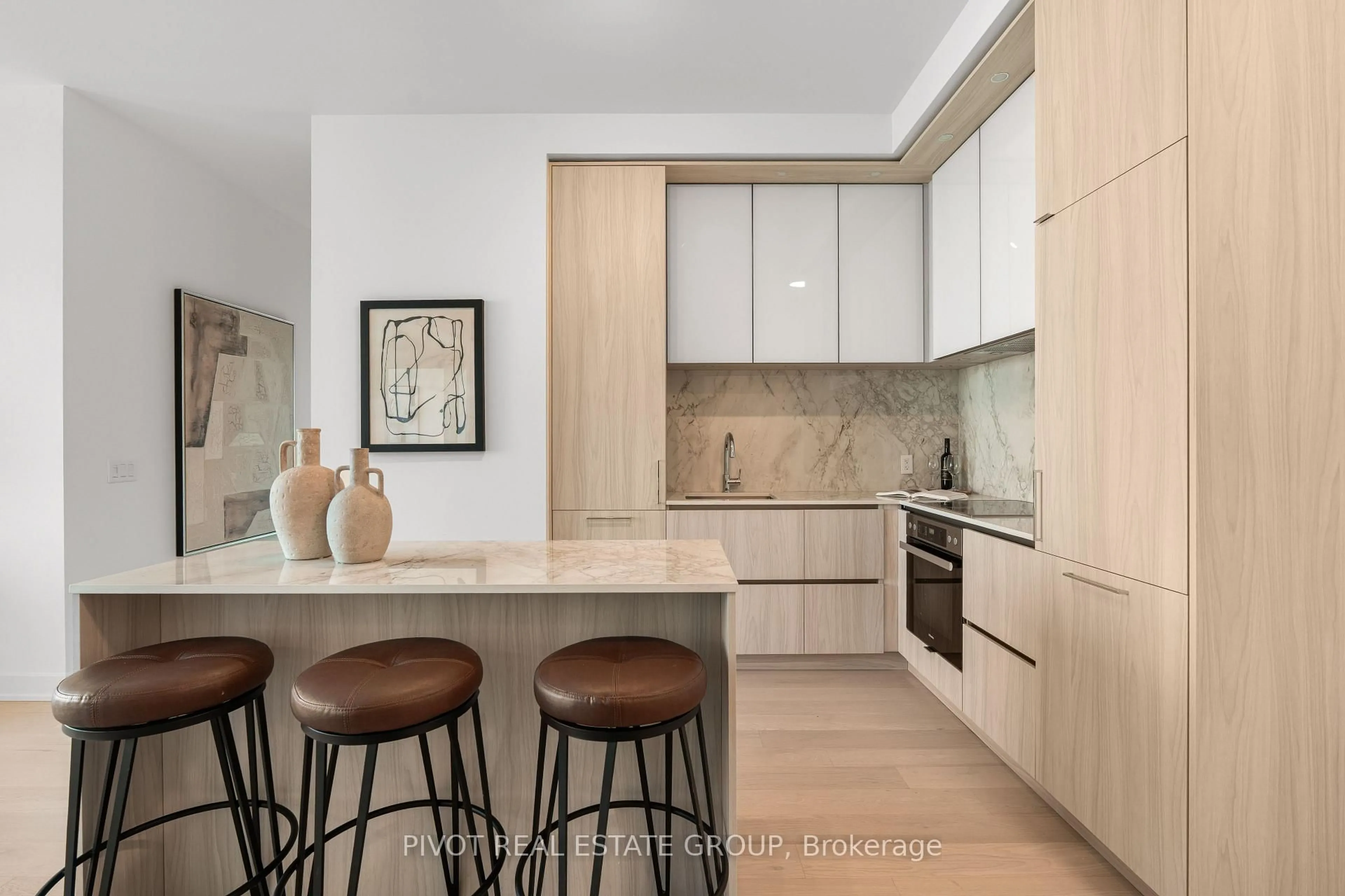 Contemporary kitchen, ceramic/tile floor for 15 Mercer St #4204, Toronto Ontario M5V 0T8