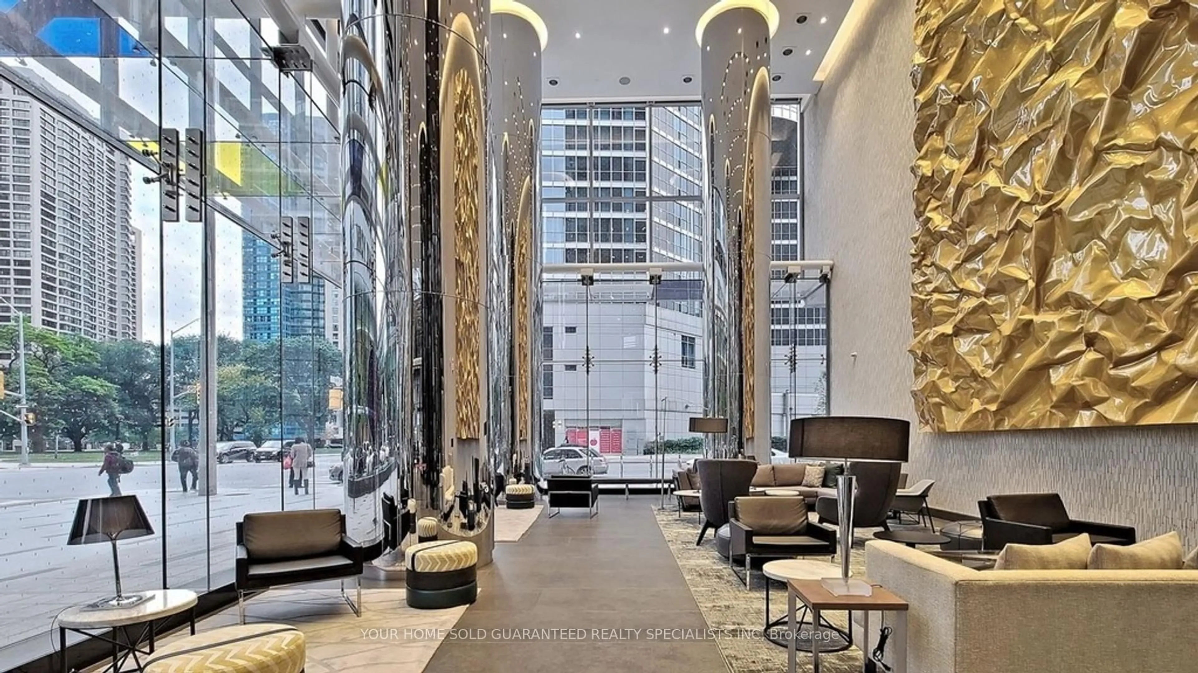 Lobby for 10 York St #4705, Toronto Ontario M5J 2Z2