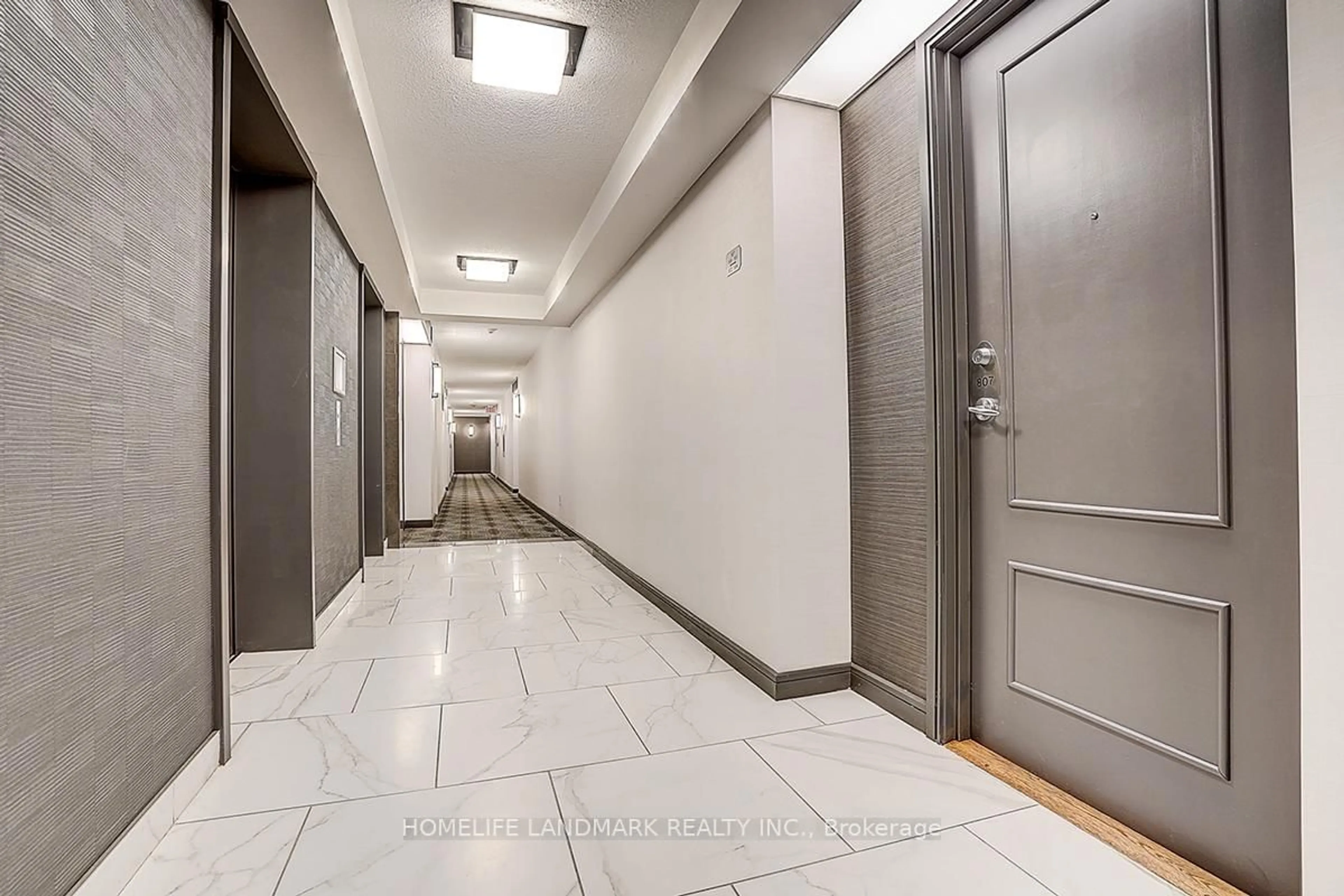 Indoor foyer for 238 Doris Ave #807, Toronto Ontario M2N 6W1