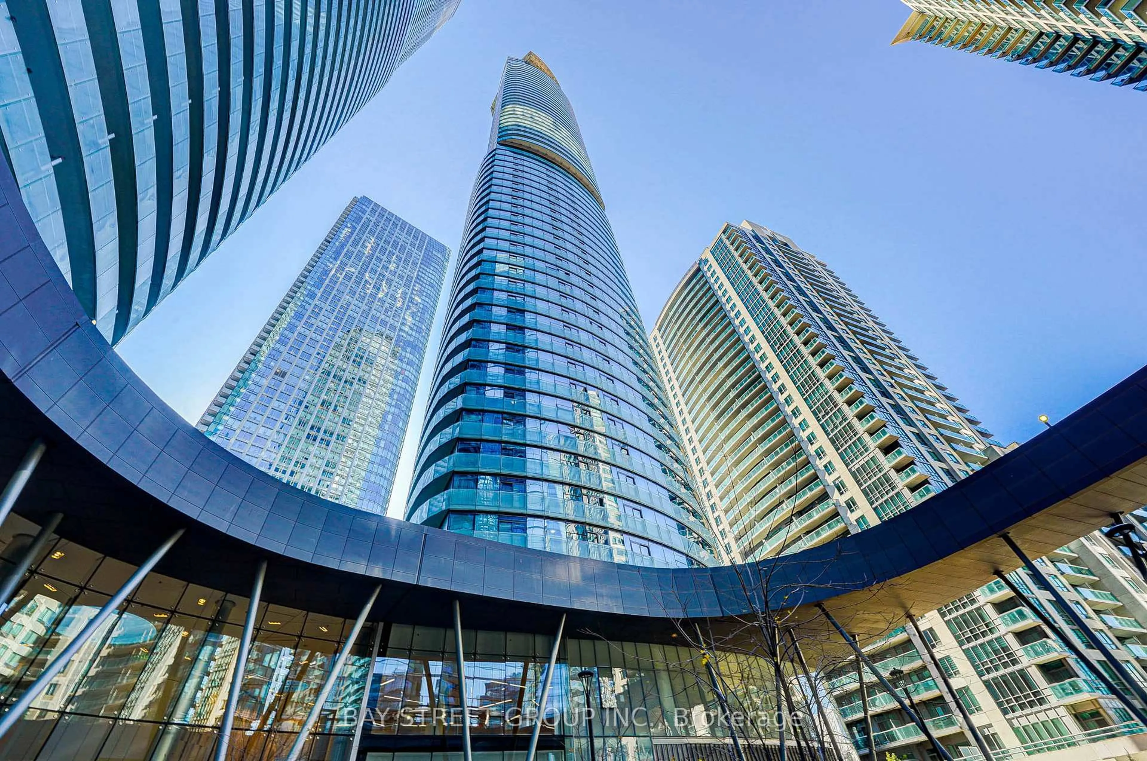 Indoor foyer for 12 York St #3704, Toronto Ontario M5J 0A9