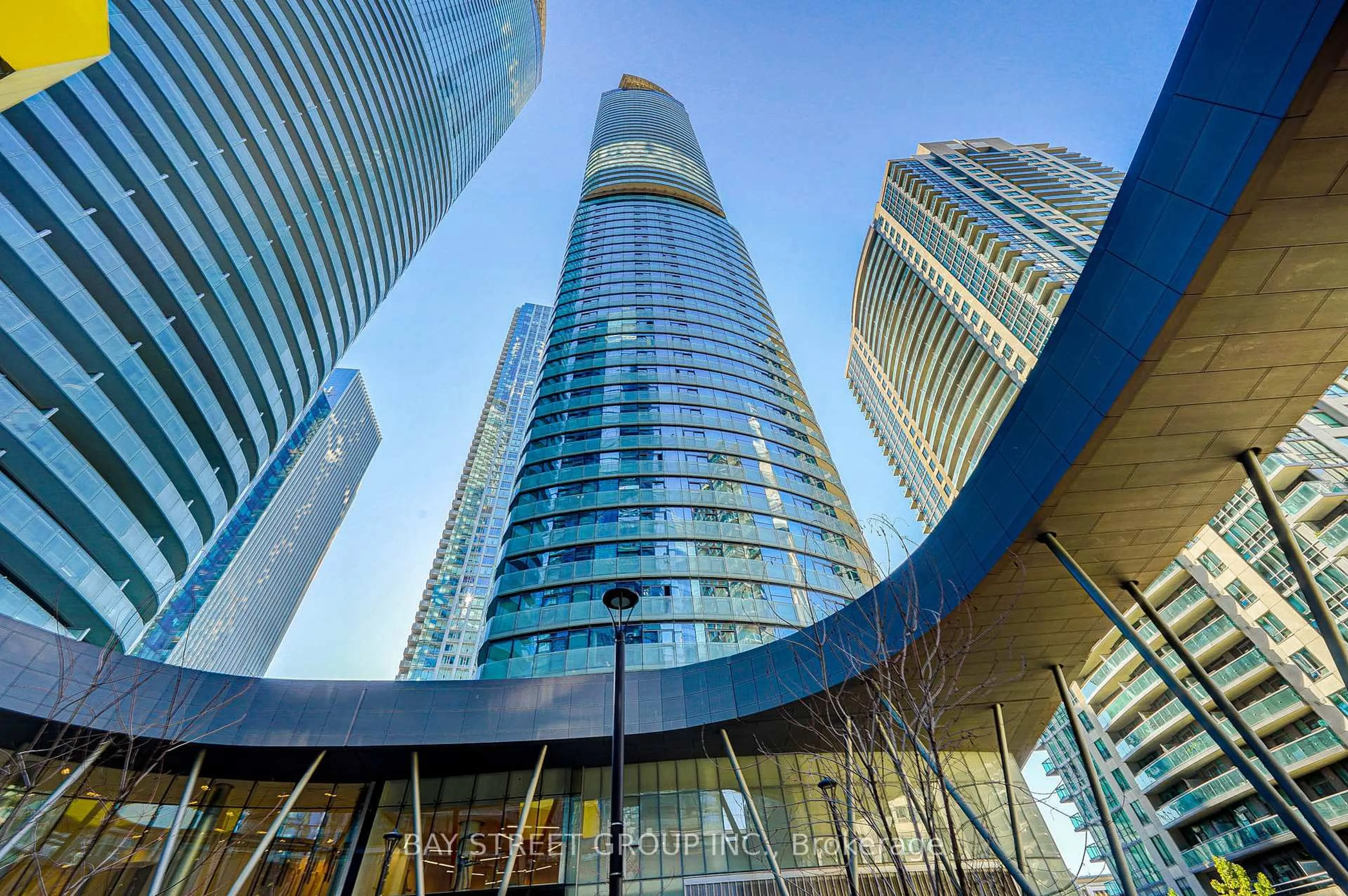 Indoor foyer for 12 York St #3704, Toronto Ontario M5J 0A9