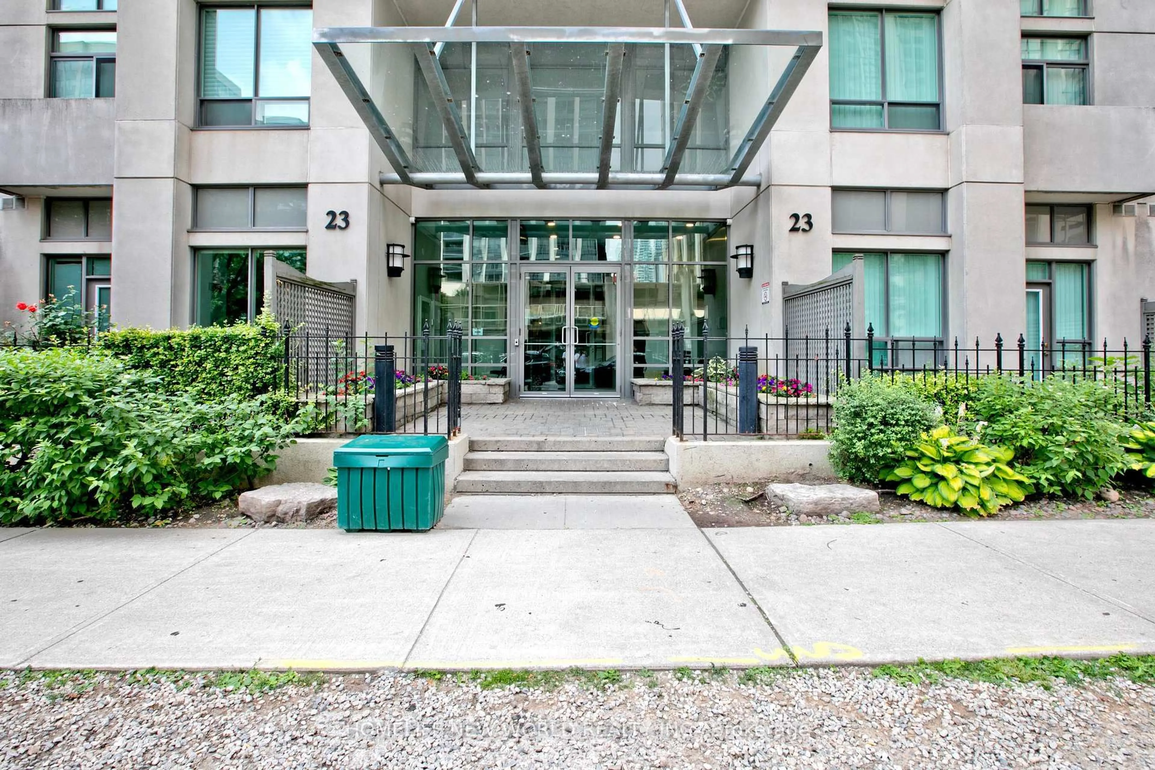 Indoor foyer for 23 Hollywood Ave #1506, Toronto Ontario M2N 7L8