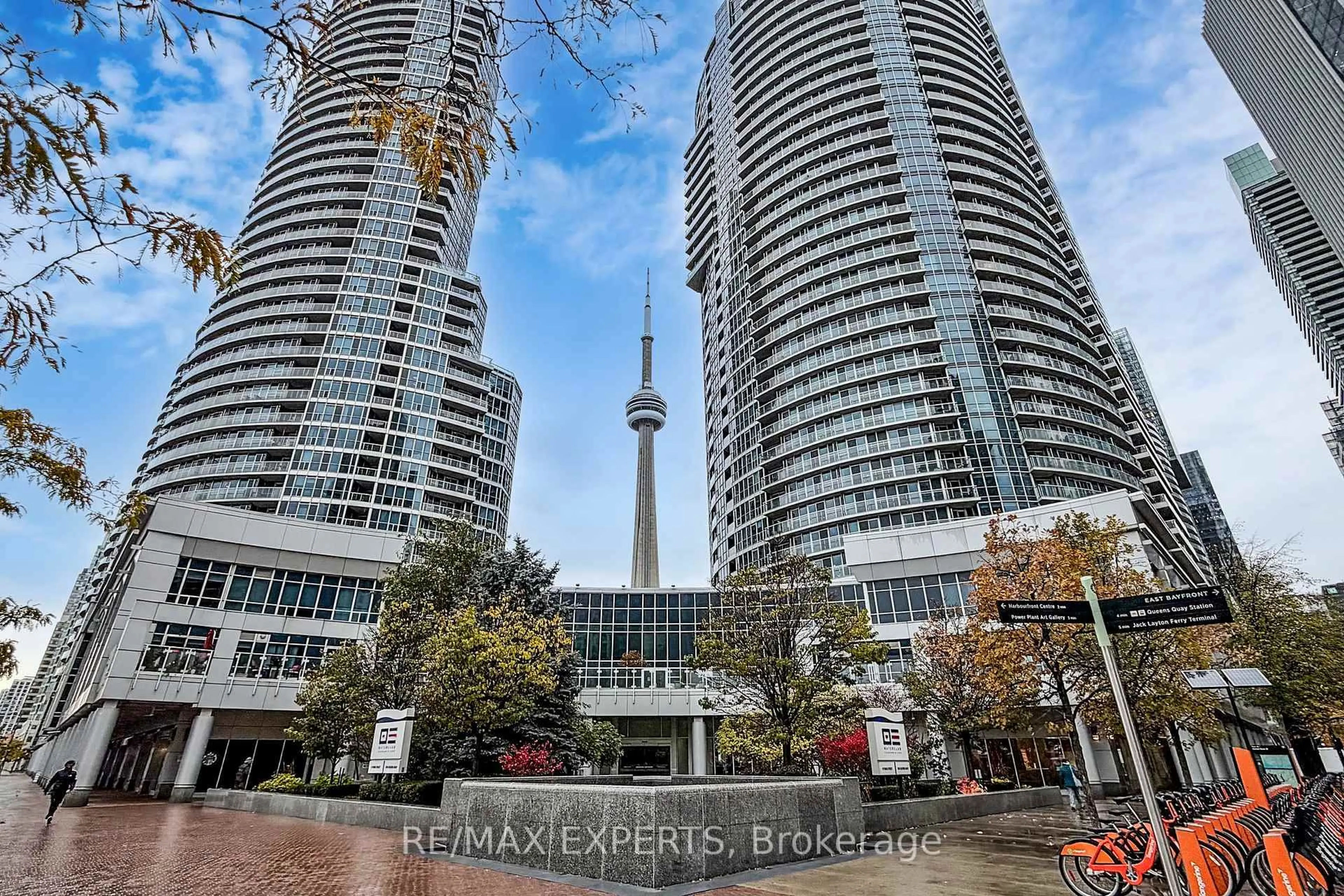 Unknown for 8 YORK St #05, Toronto Ontario M5J 2Y2