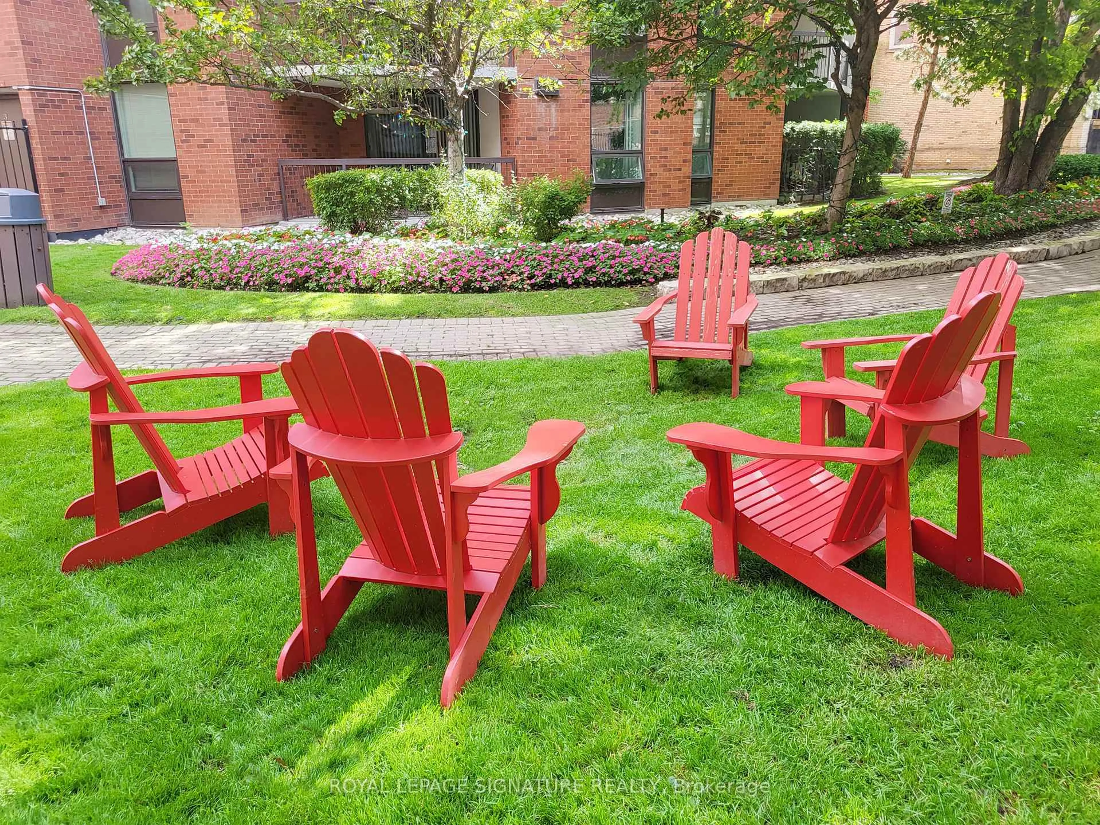 Patio, unknown for 77 Maitland Pl #205, Toronto Ontario M4Y 2V6