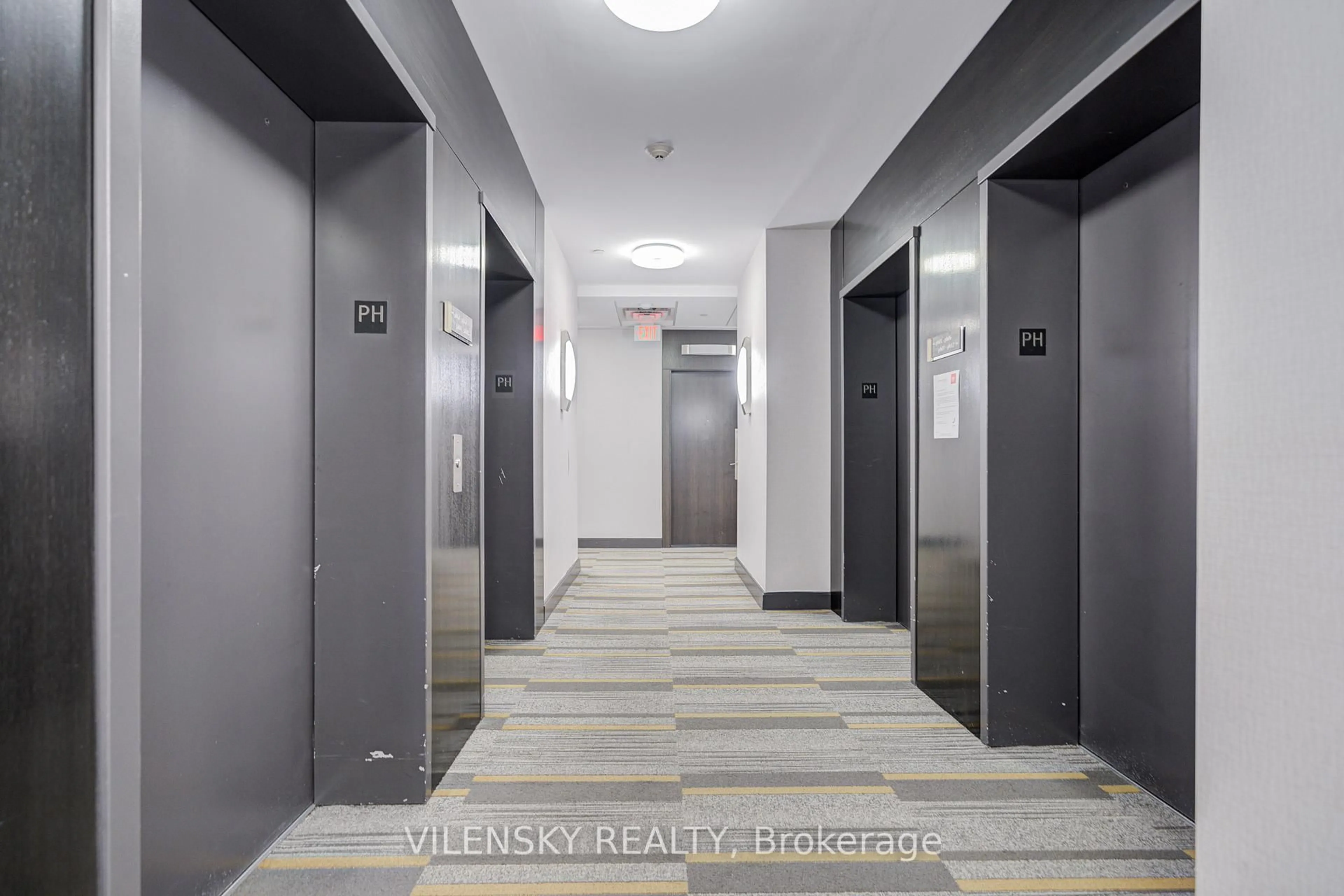 Indoor foyer for 55 Ann O'reilly Rd #PH11, Toronto Ontario M2J 0E1