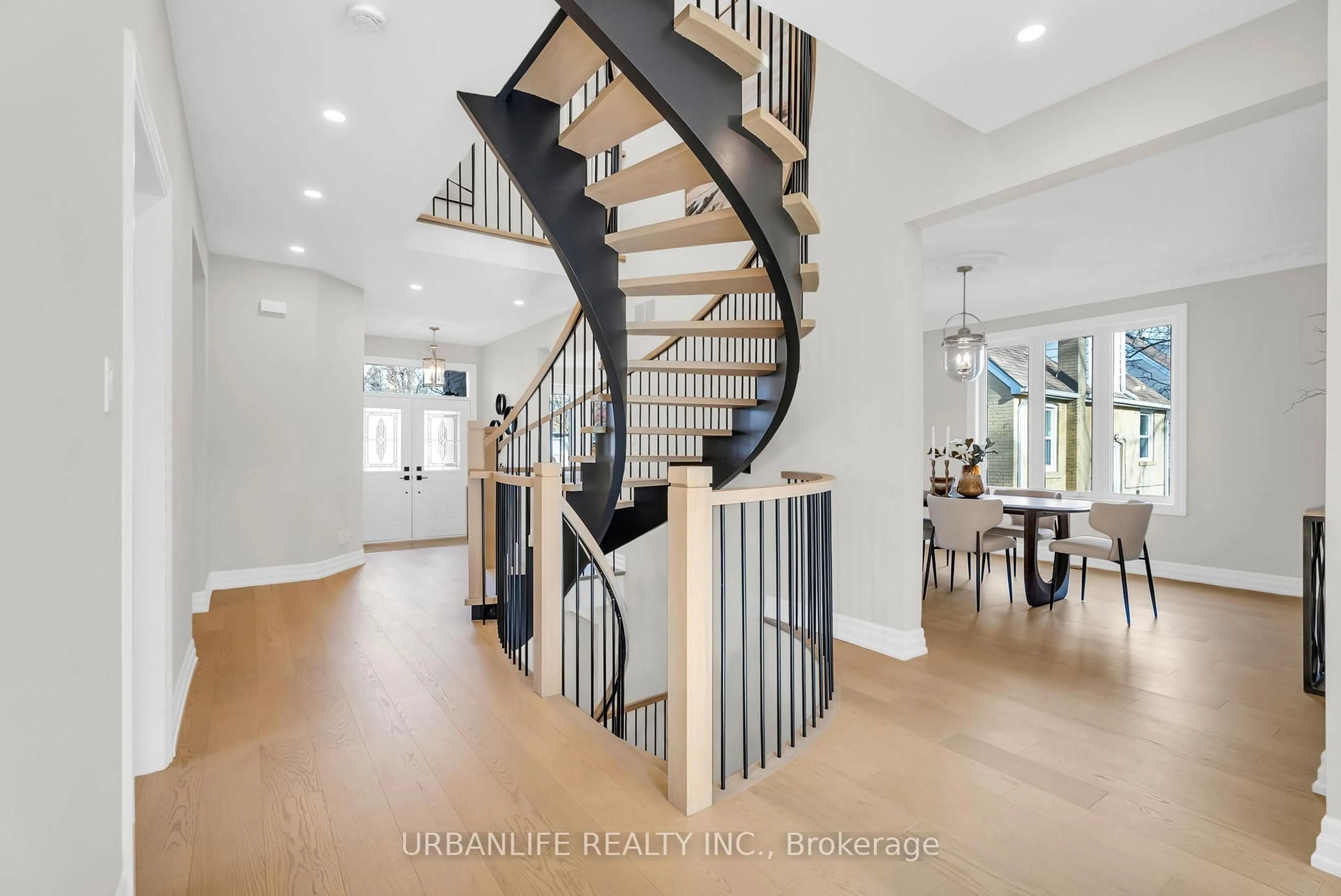 Stairs for 111 Pleasant Ave, Toronto Ontario M2M 1M2