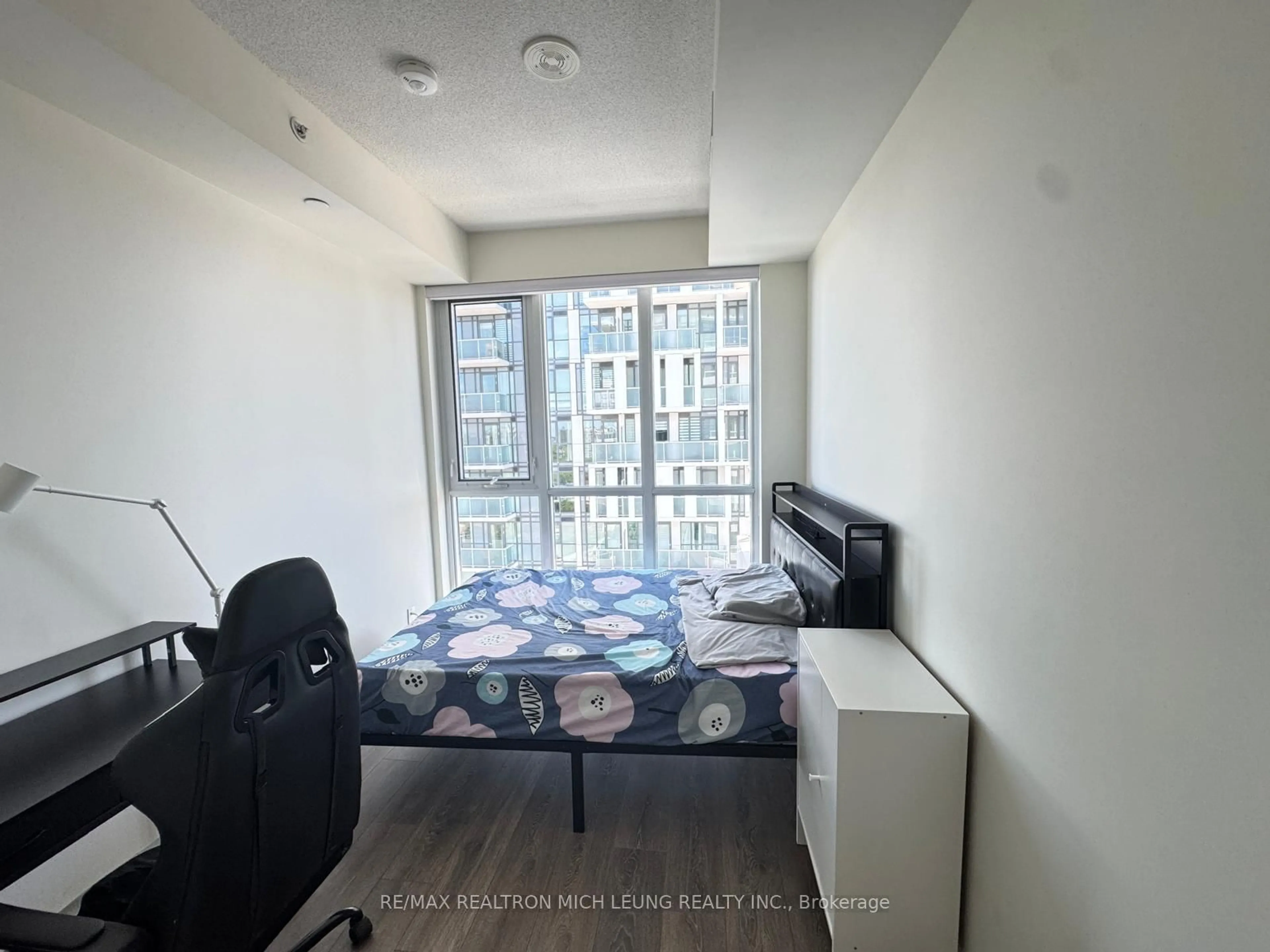 A pic of a room for 180 Fairview Mall Dr #1710, Toronto Ontario M2J 0G4