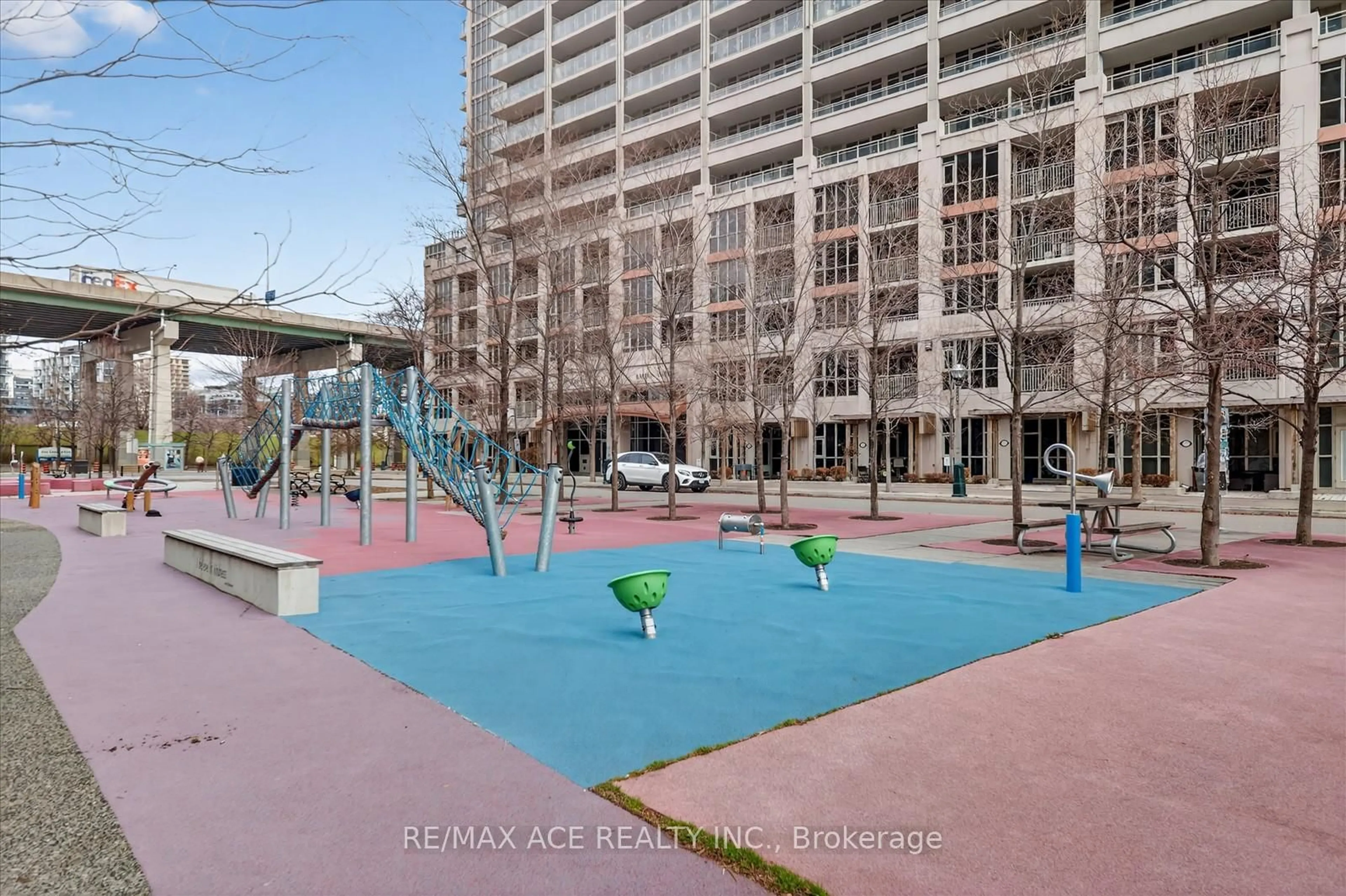 Pool for 35 Bastion St #706, Toronto Ontario M5V 0C2