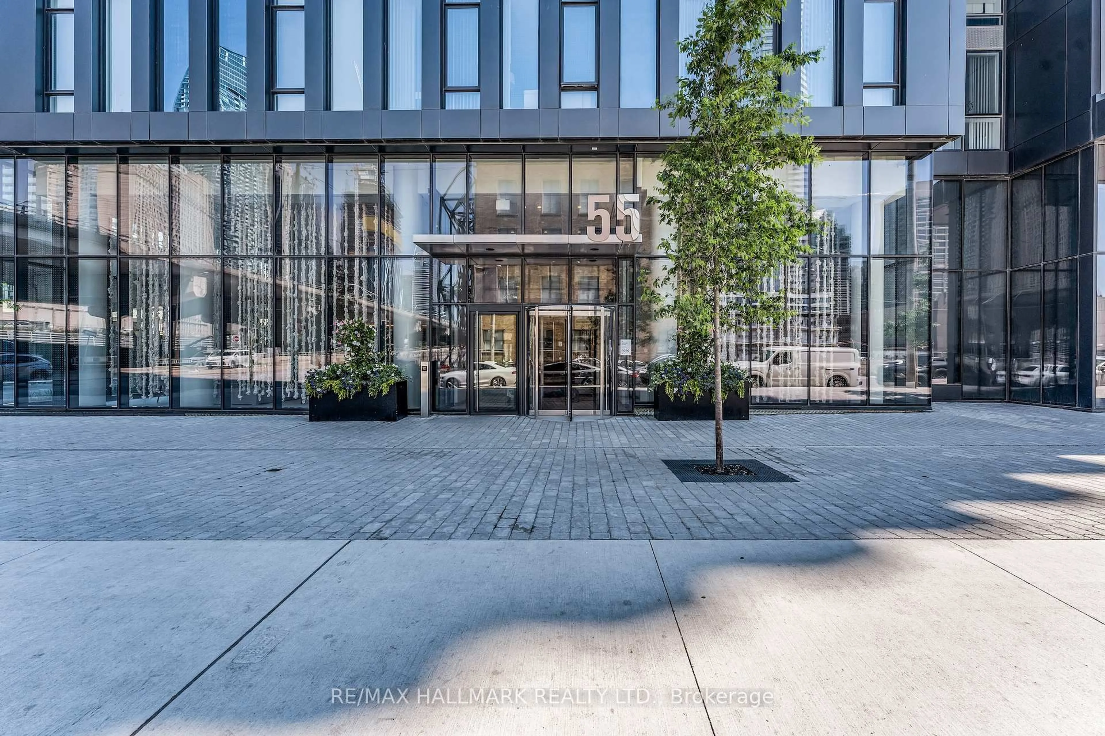 Indoor foyer for 55 Cooper St #1905, Toronto Ontario M5E 0G1