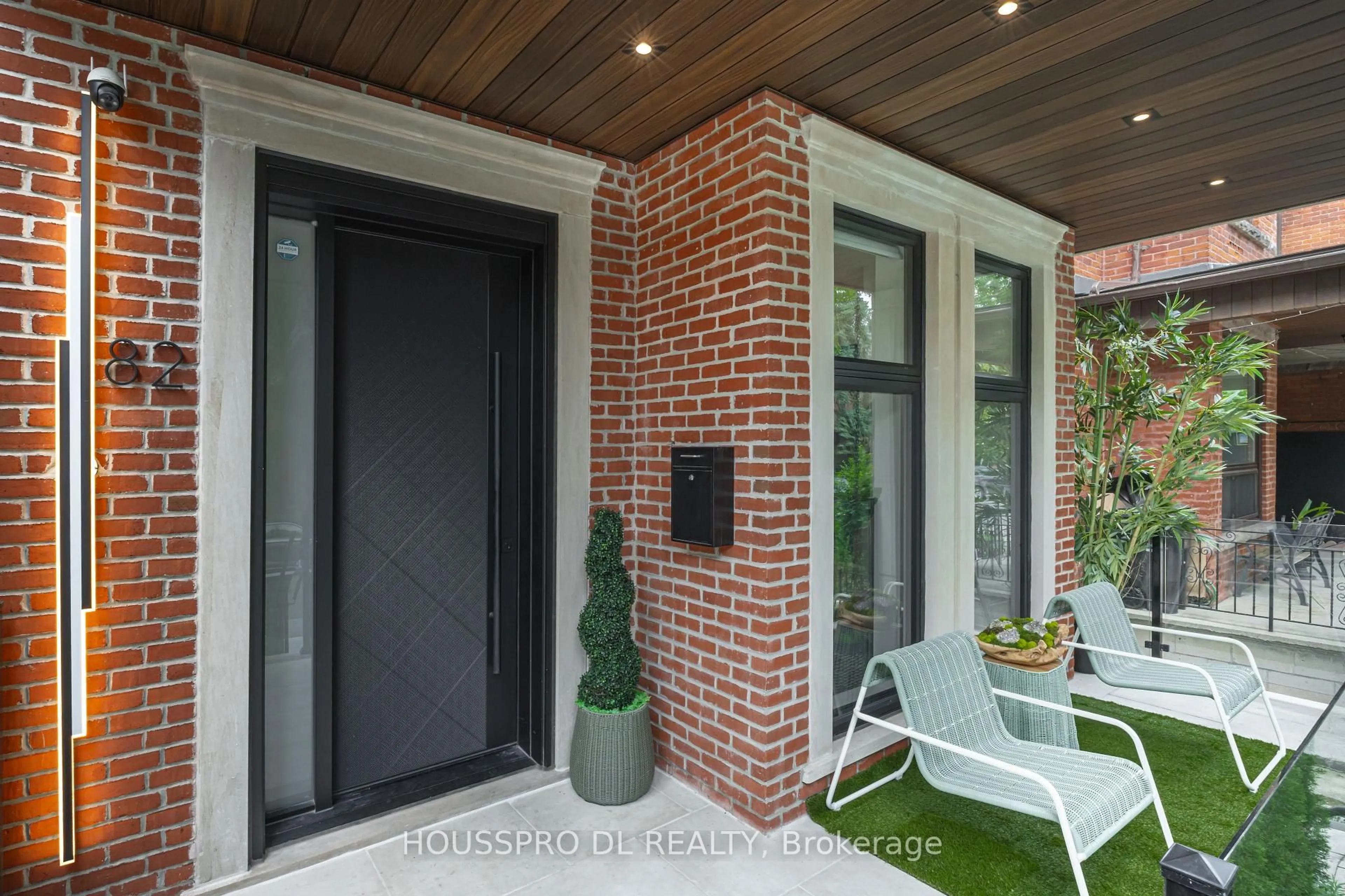 Home with brick exterior material, street for 82 Major St, Toronto Ontario M5S 2L1