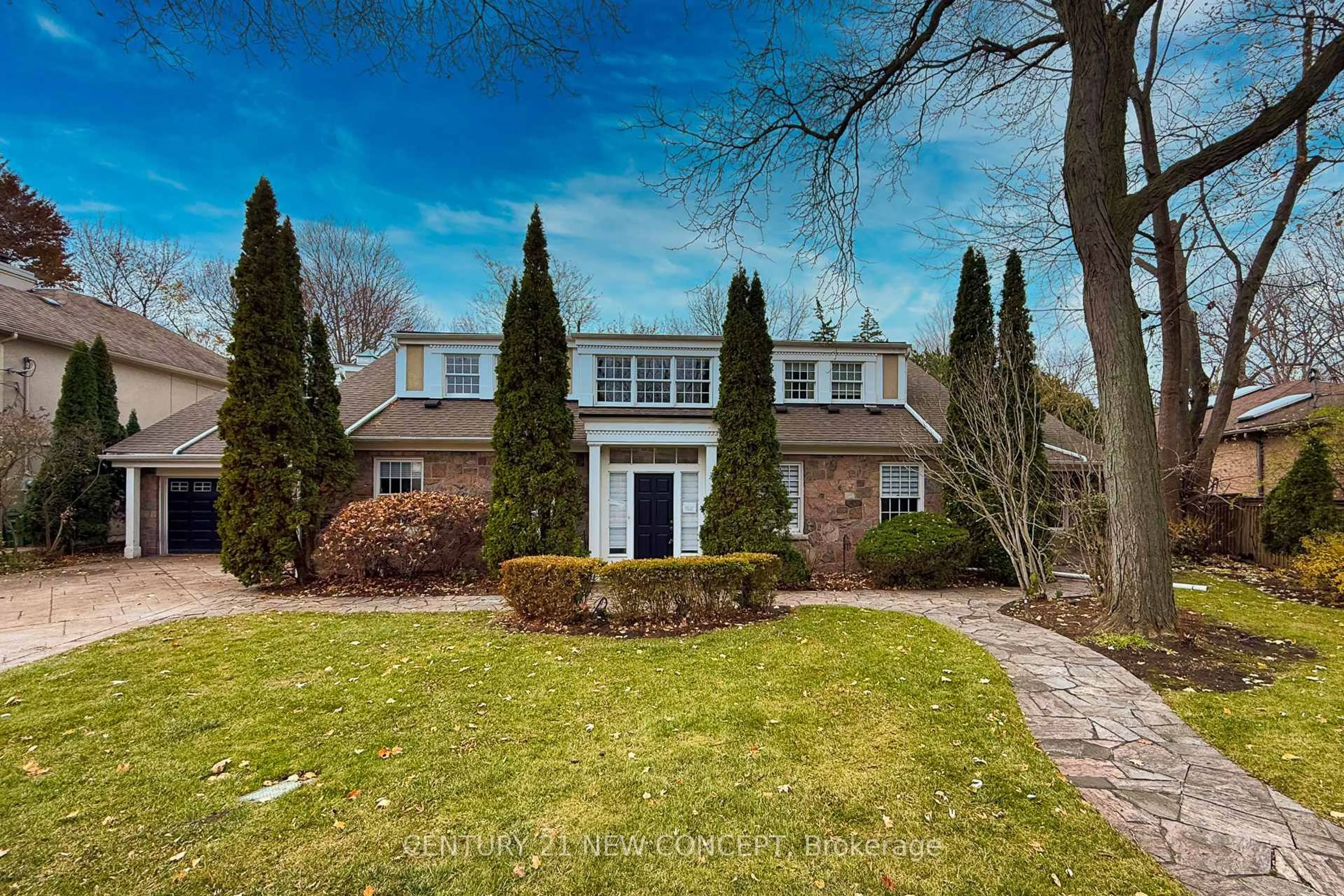 Home with brick exterior material, street for 158 Old Yonge St, Toronto Ontario M2P 1P9