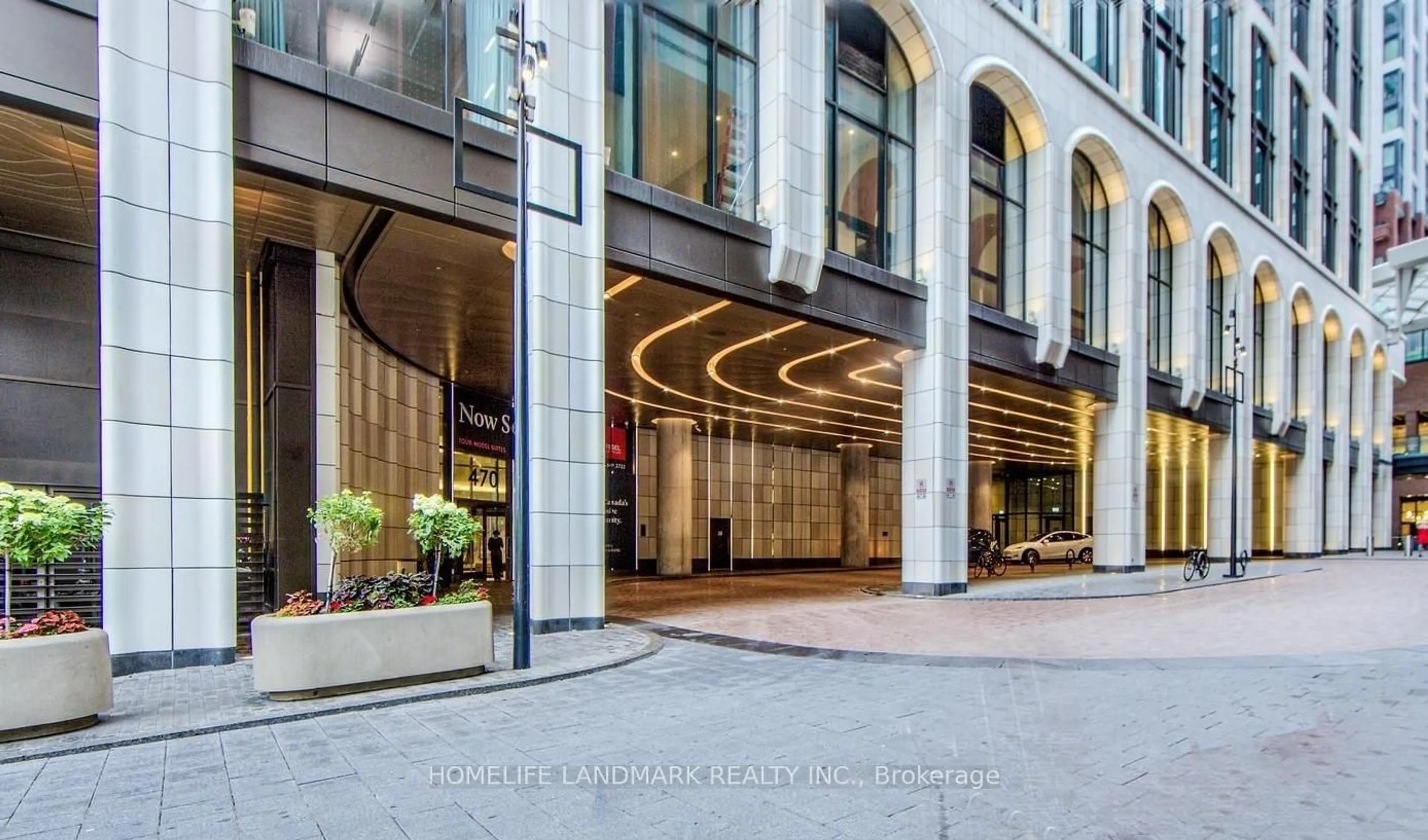 Indoor foyer for 470 Front St #1309, Toronto Ontario M5V 0V6