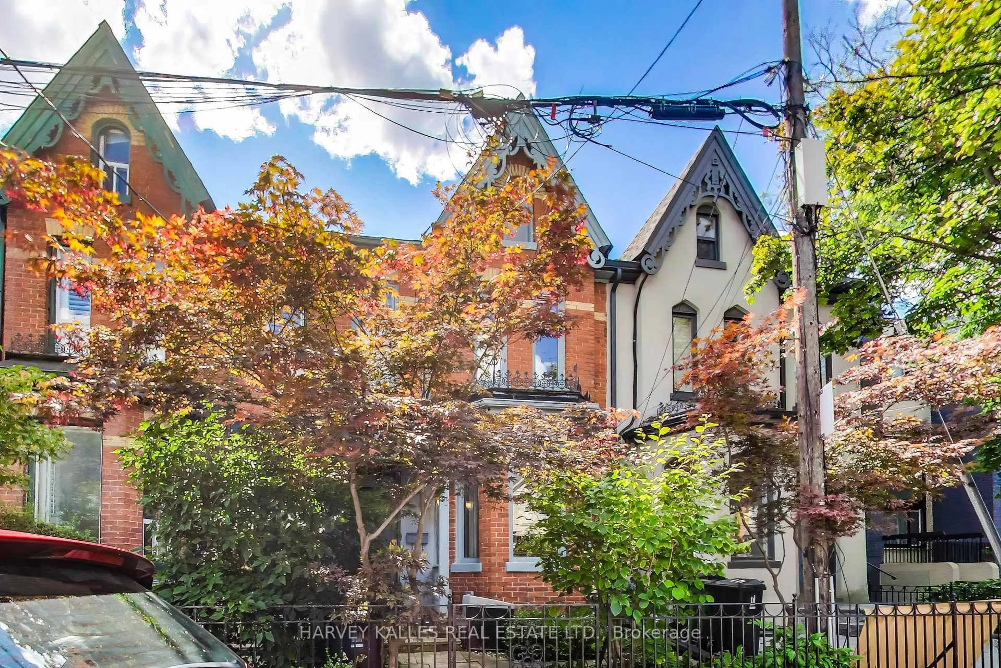 Patio, street for 39 Birch Ave, Toronto Ontario M4V 1E1