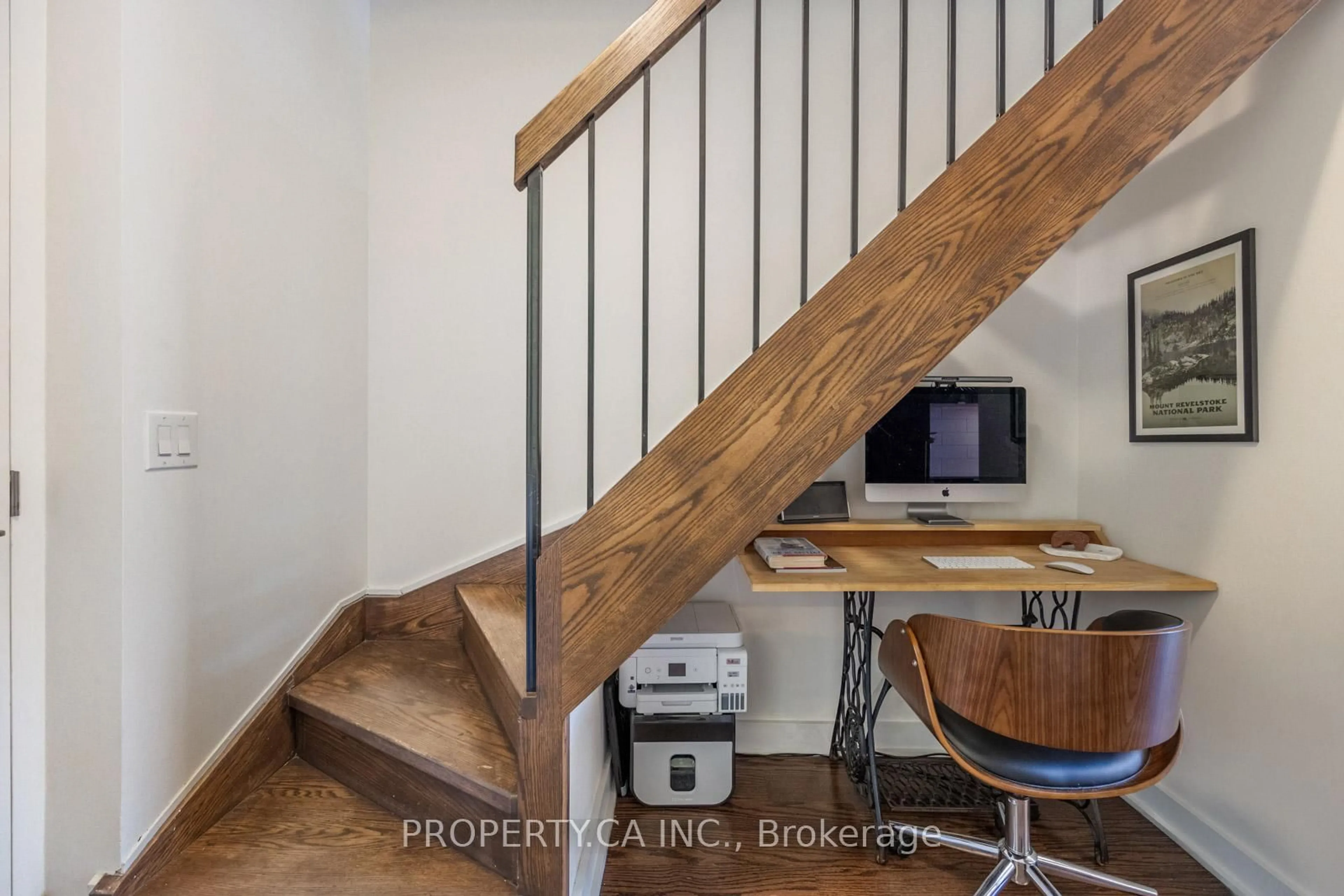 Stairs for 5 Hanna Ave #329, Toronto Ontario M6K 0B3