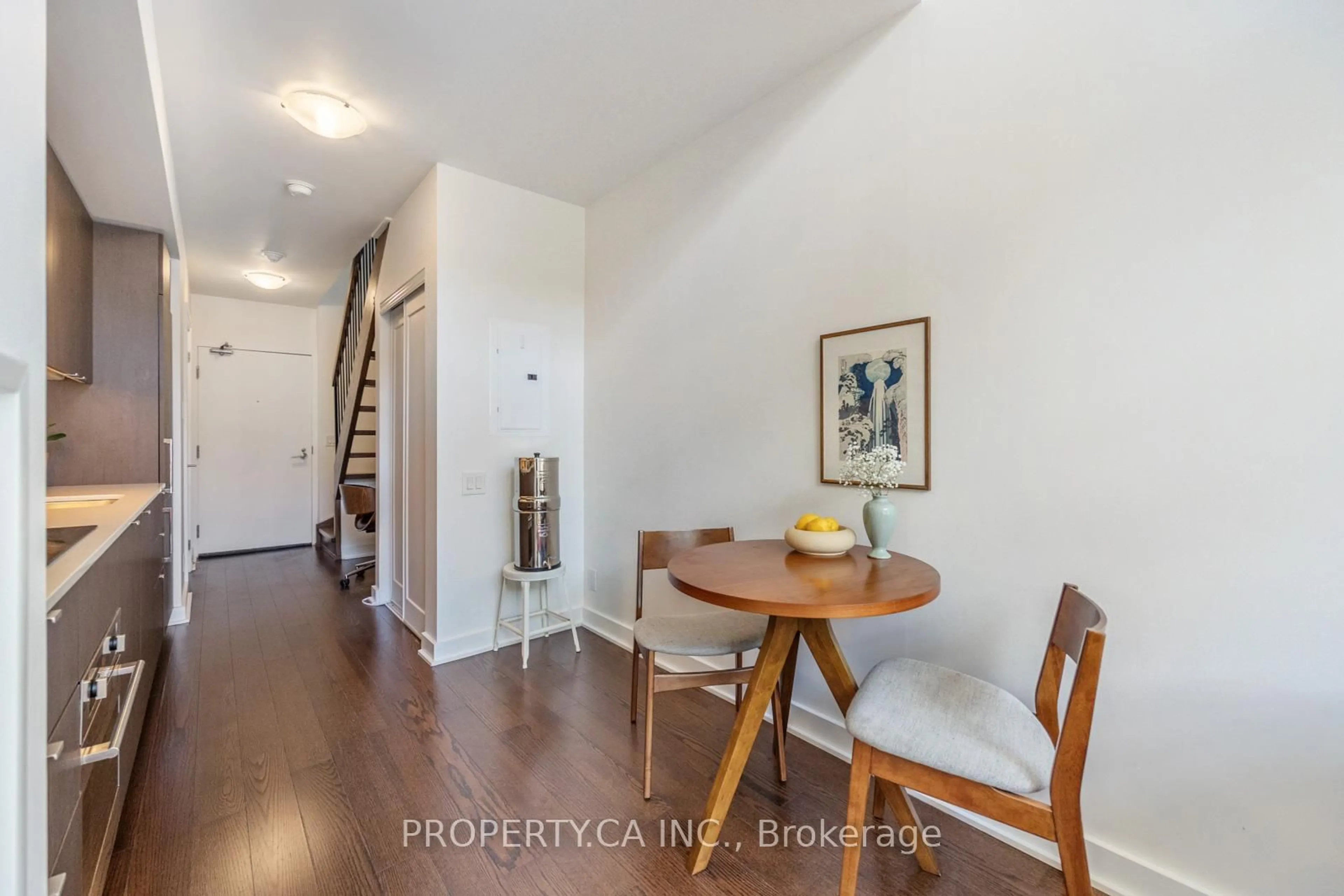 Unknown for 5 Hanna Ave #329, Toronto Ontario M6K 0B3