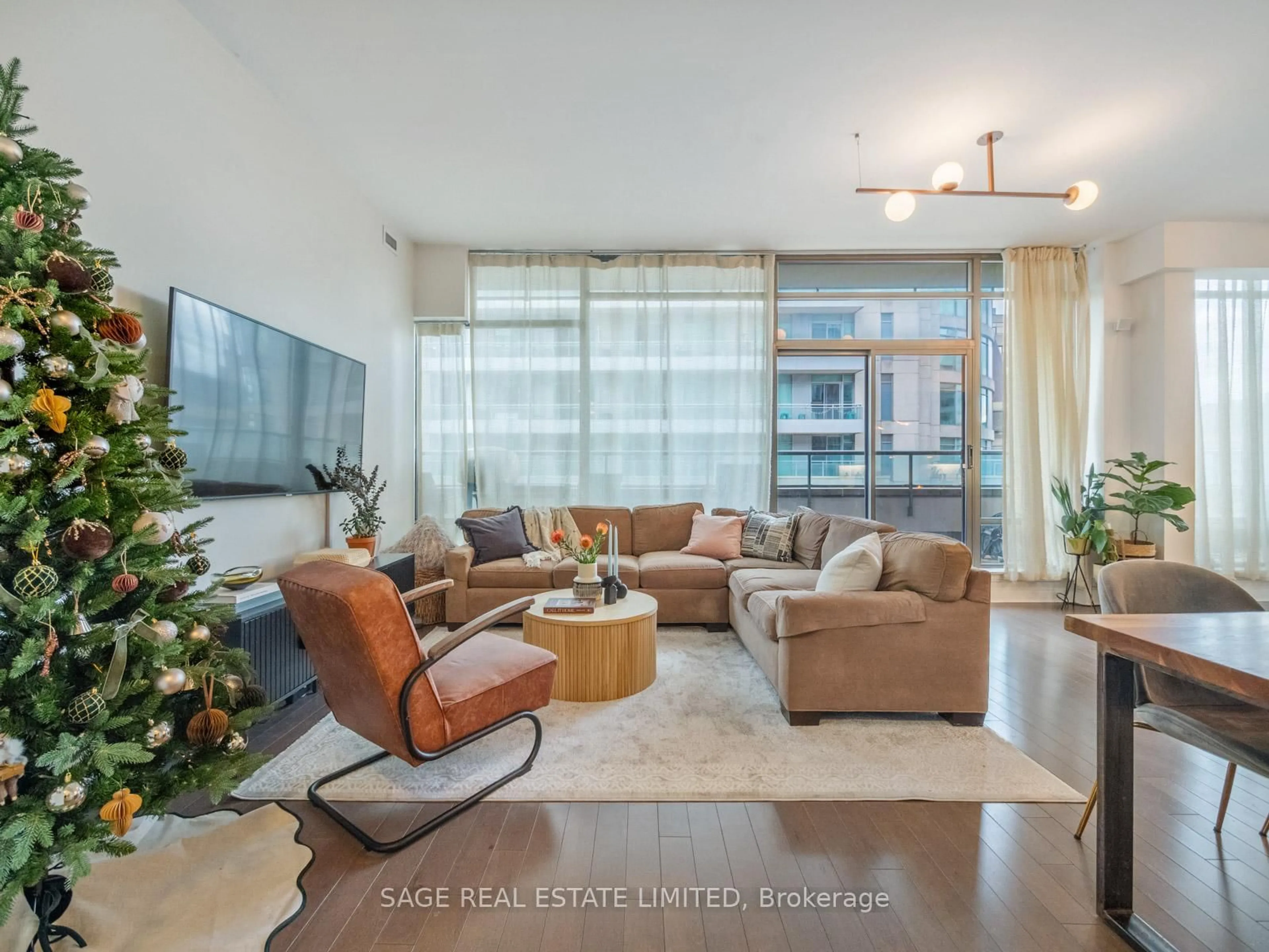 Living room with furniture, unknown for 21 Scollard St #608, Toronto Ontario M5R 1G1