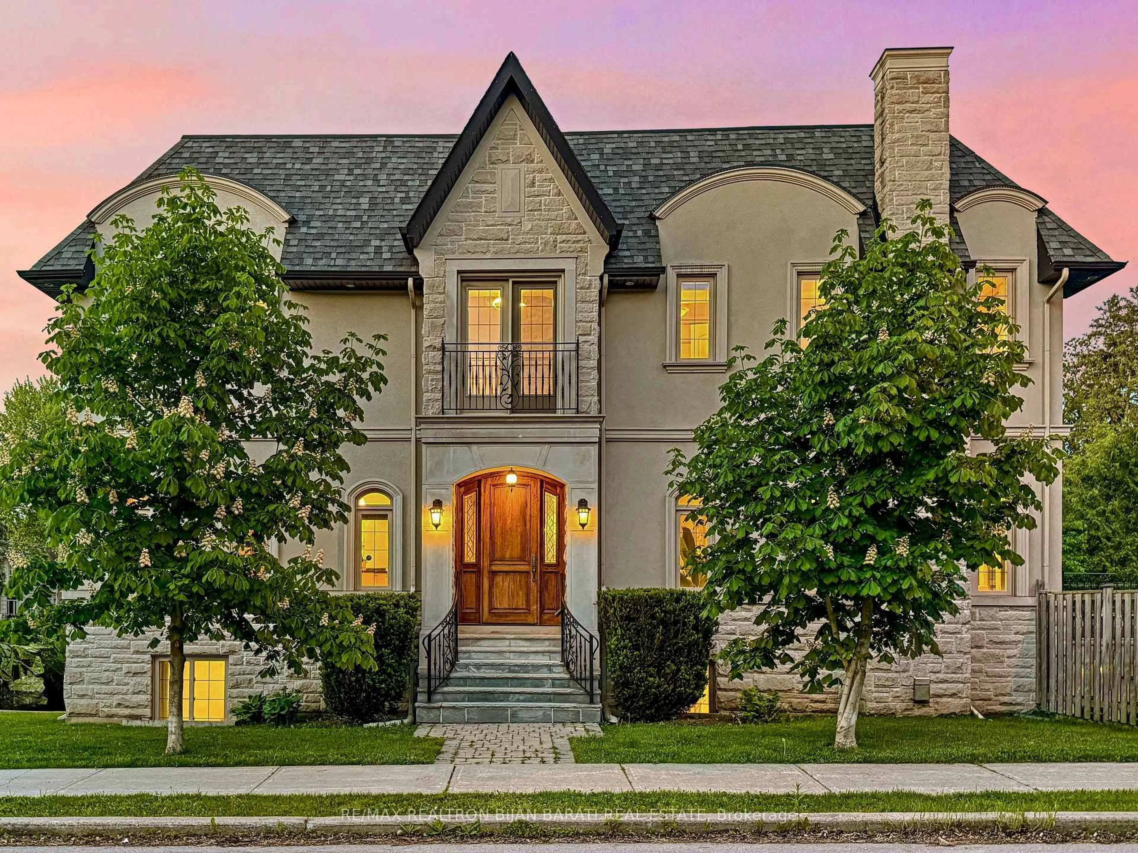 Home with brick exterior material, street for 221 Elmwood Ave, Toronto Ontario M2N 3M8