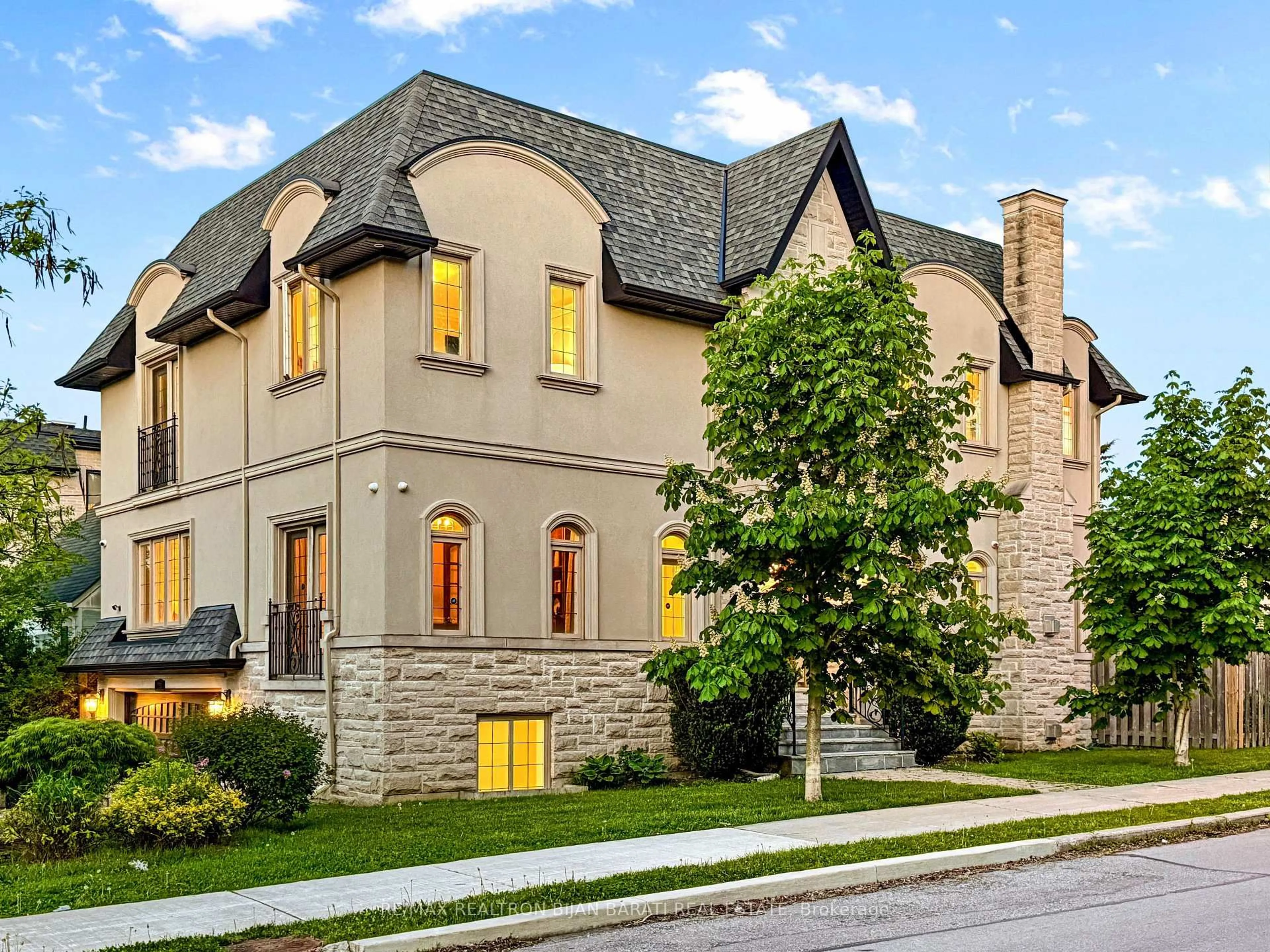 Home with brick exterior material, street for 221 Elmwood Ave, Toronto Ontario M2N 3M8