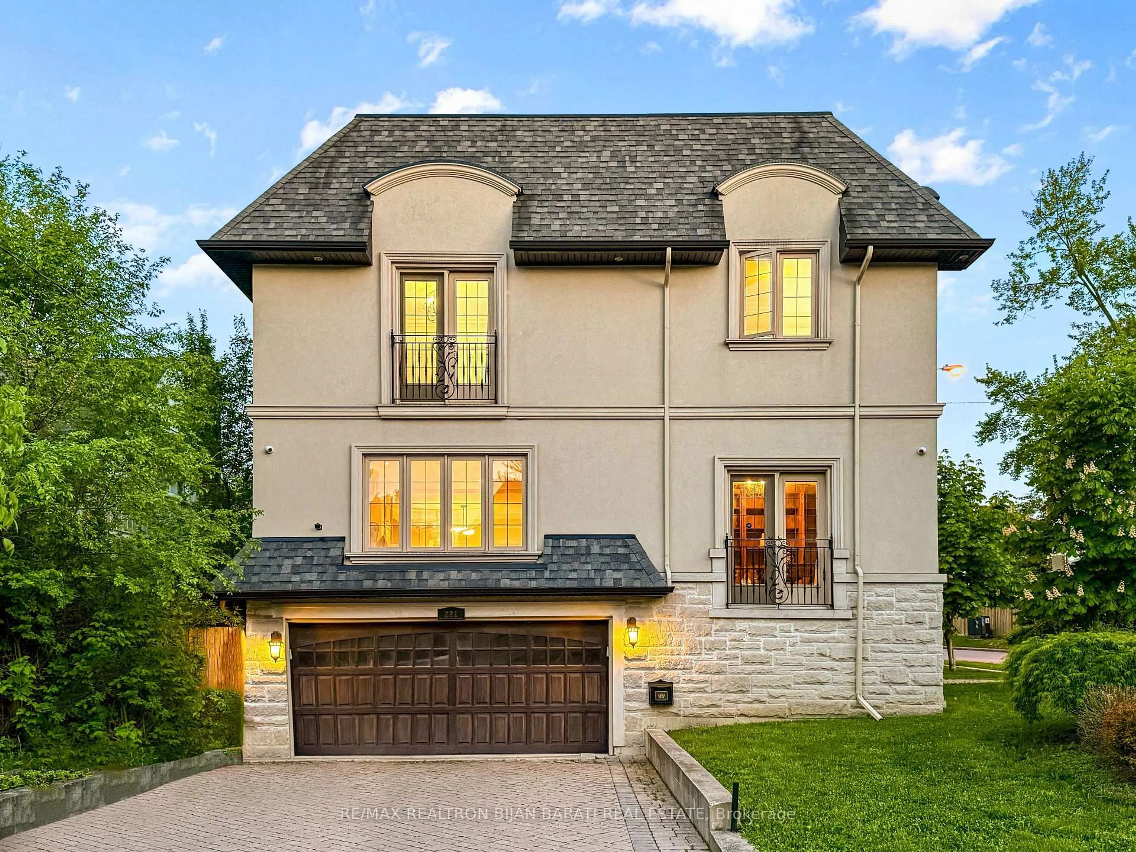 Home with brick exterior material, street for 221 Elmwood Ave, Toronto Ontario M2N 3M8