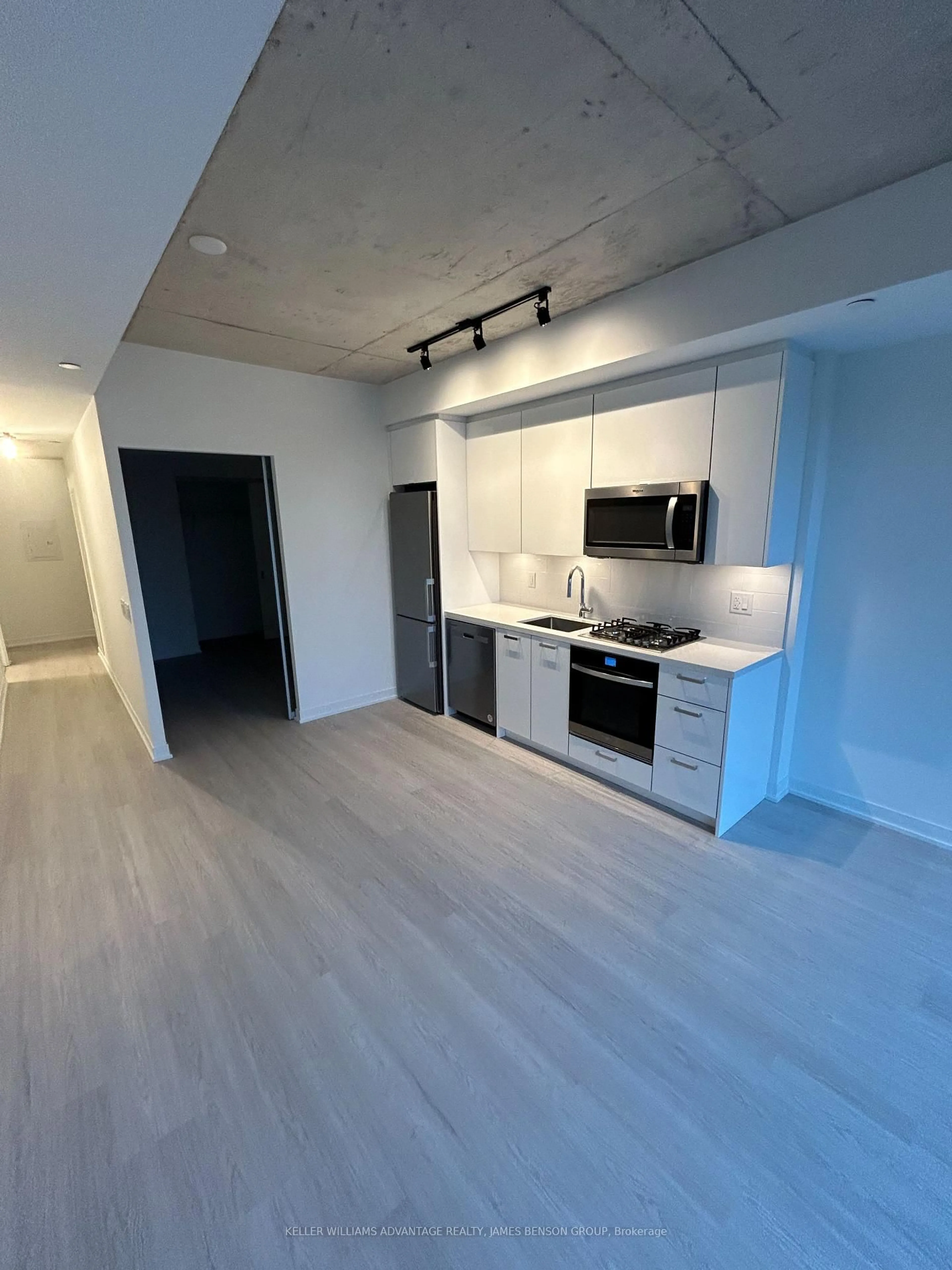 Unknown for 195 McCaul St #301, Toronto Ontario M5T 1W6