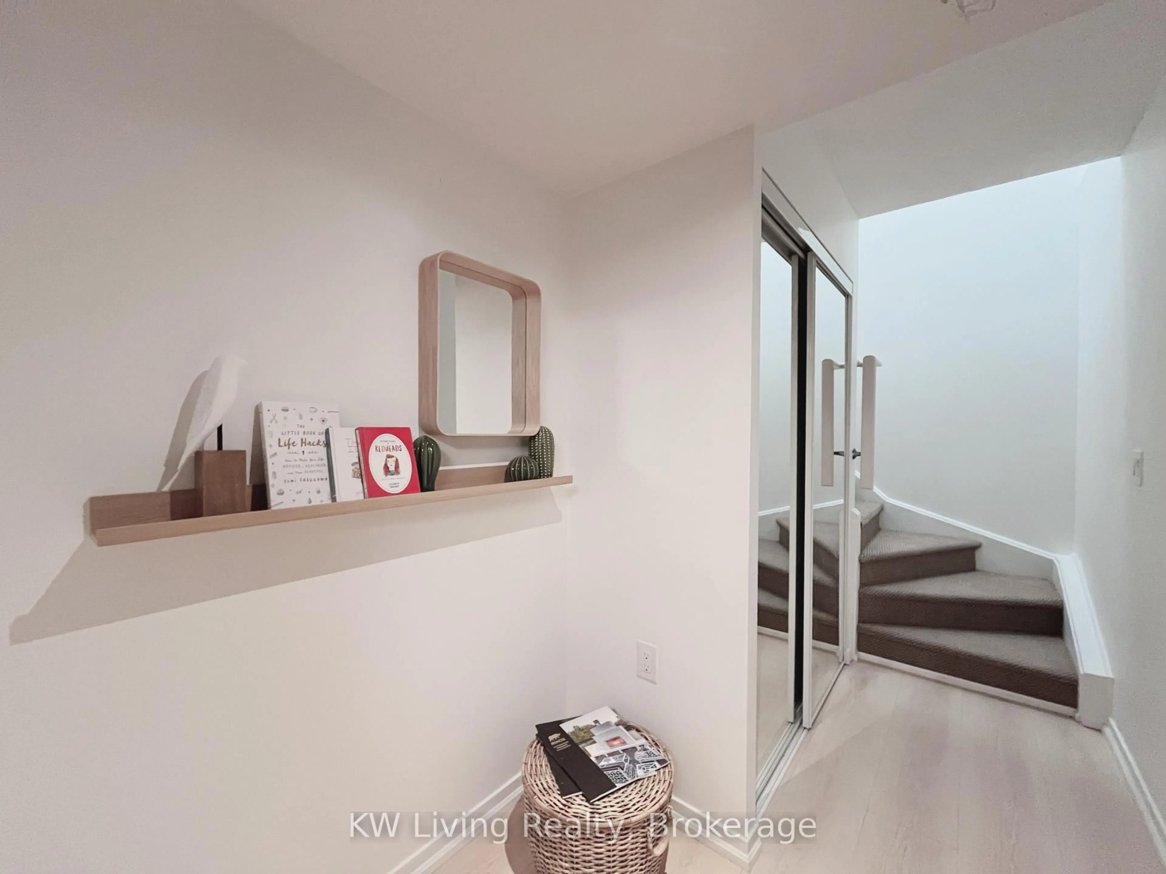 Indoor foyer for 36 Lisgar St #1211E, Toronto Ontario M6J 0C7
