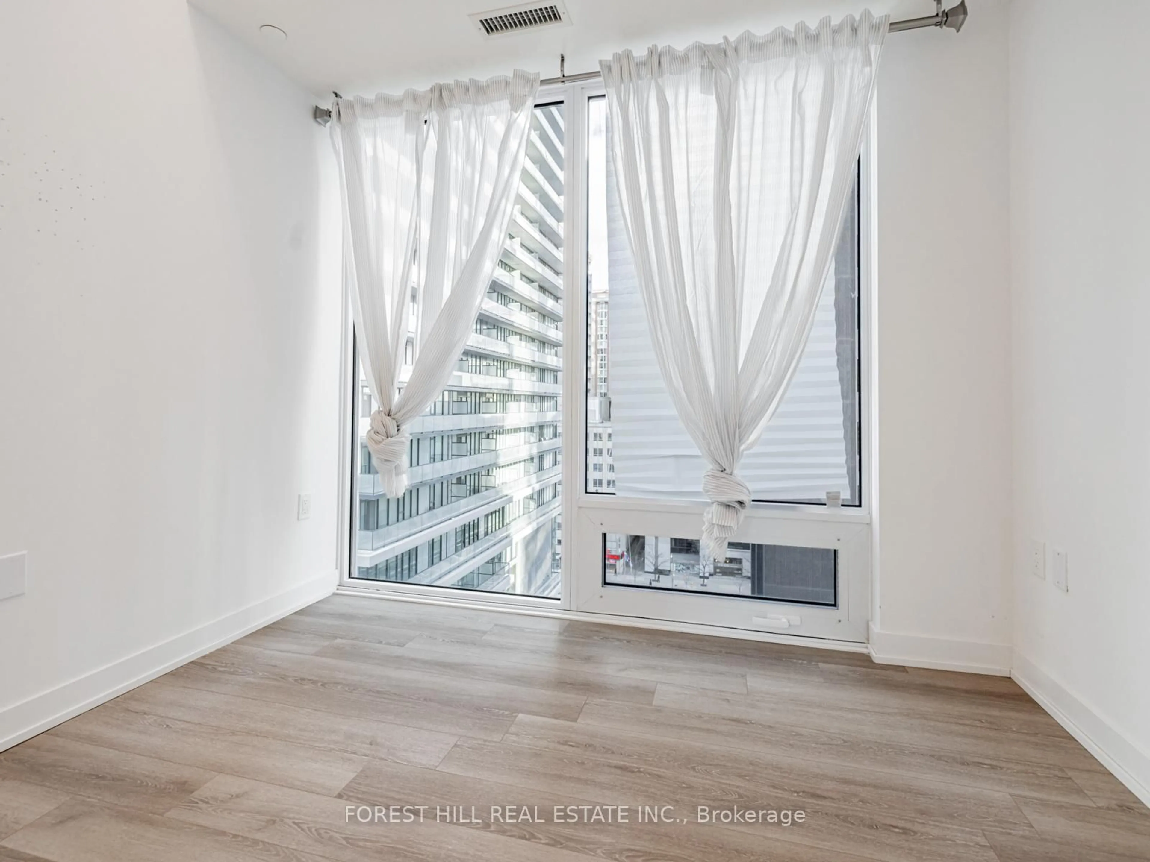 A pic of a room for 238 Simcoe St #1104, Toronto Ontario M5T 0E2