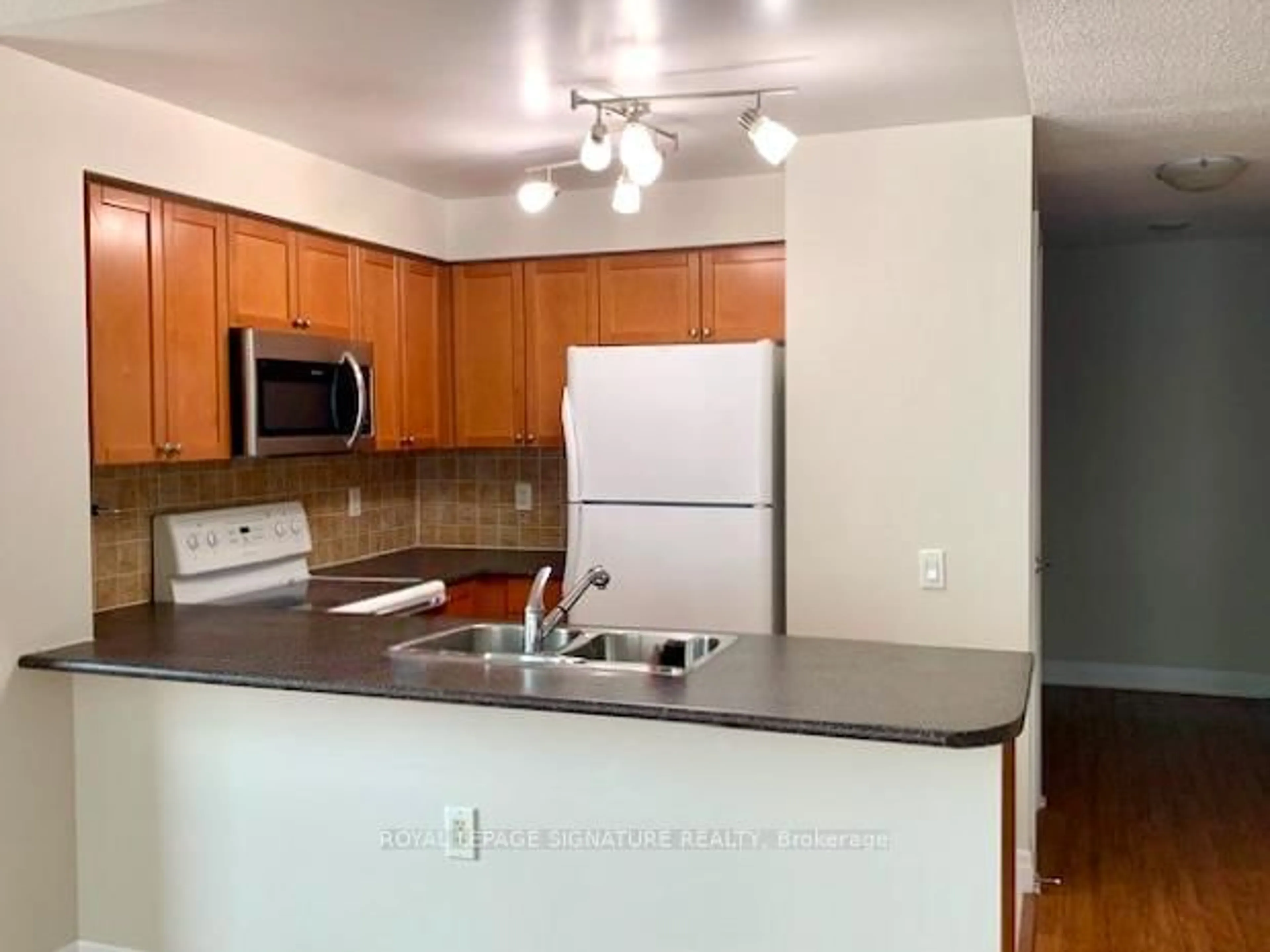 Standard kitchen, unknown for 21 Hillcrest Ave #1703, Toronto Ontario M2N 7K2