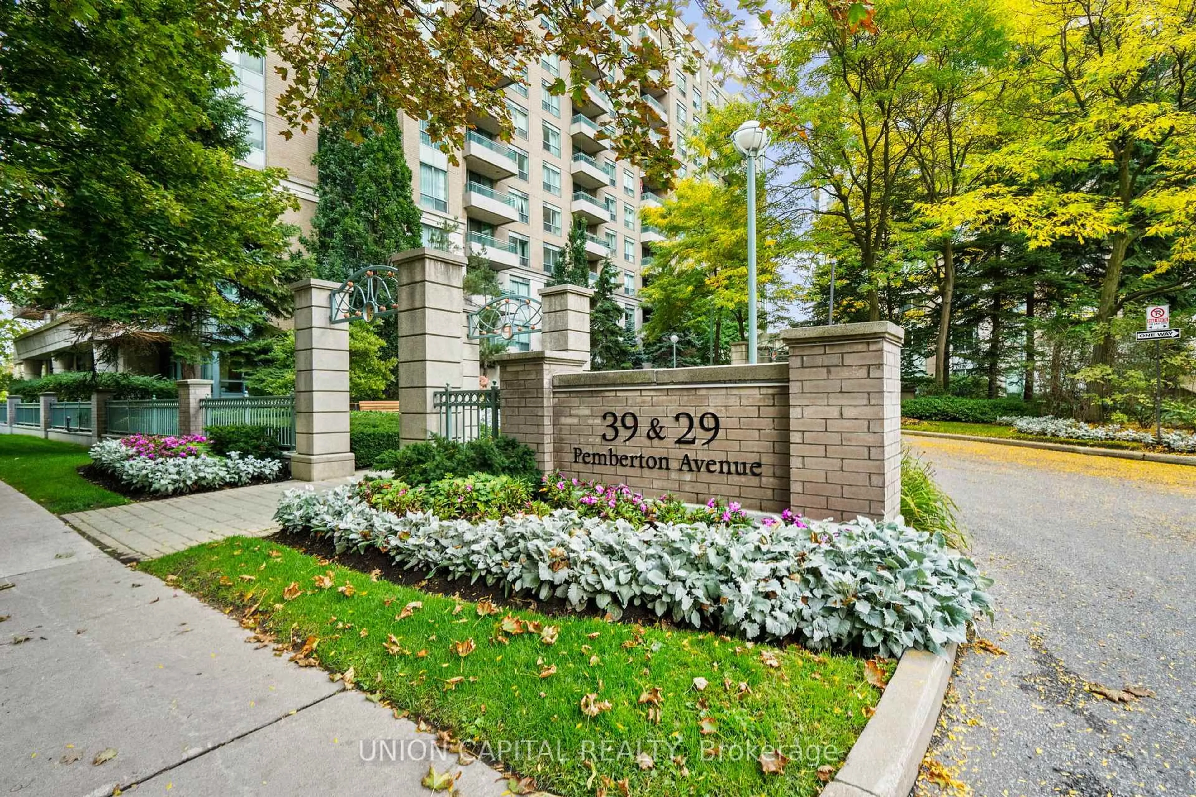 Unknown for 39 Pemberton Ave #LPH17, Toronto Ontario M2M 4L6