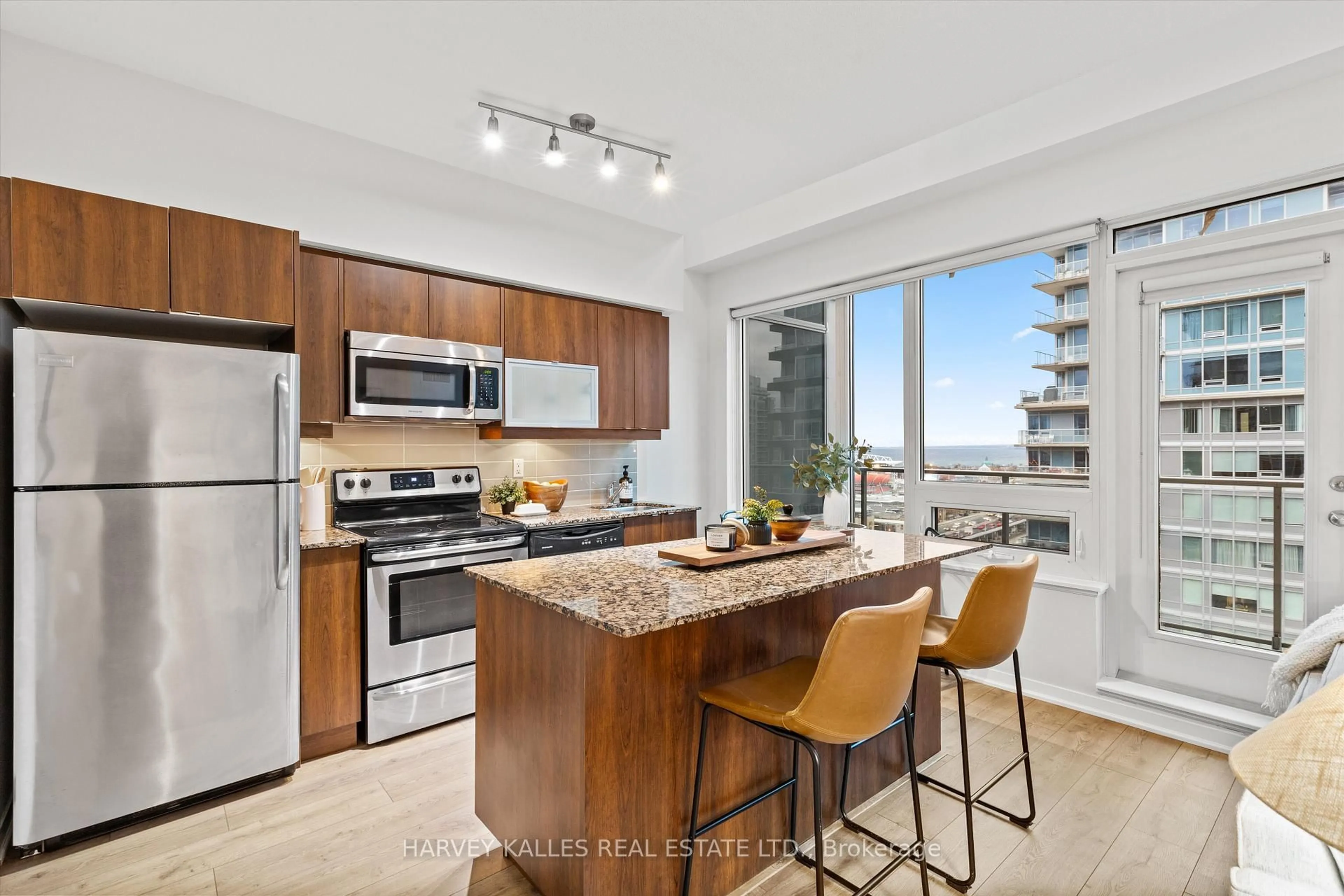 Open concept kitchen, unknown for 55 East Liberty St #1910, Toronto Ontario M6K 3P9
