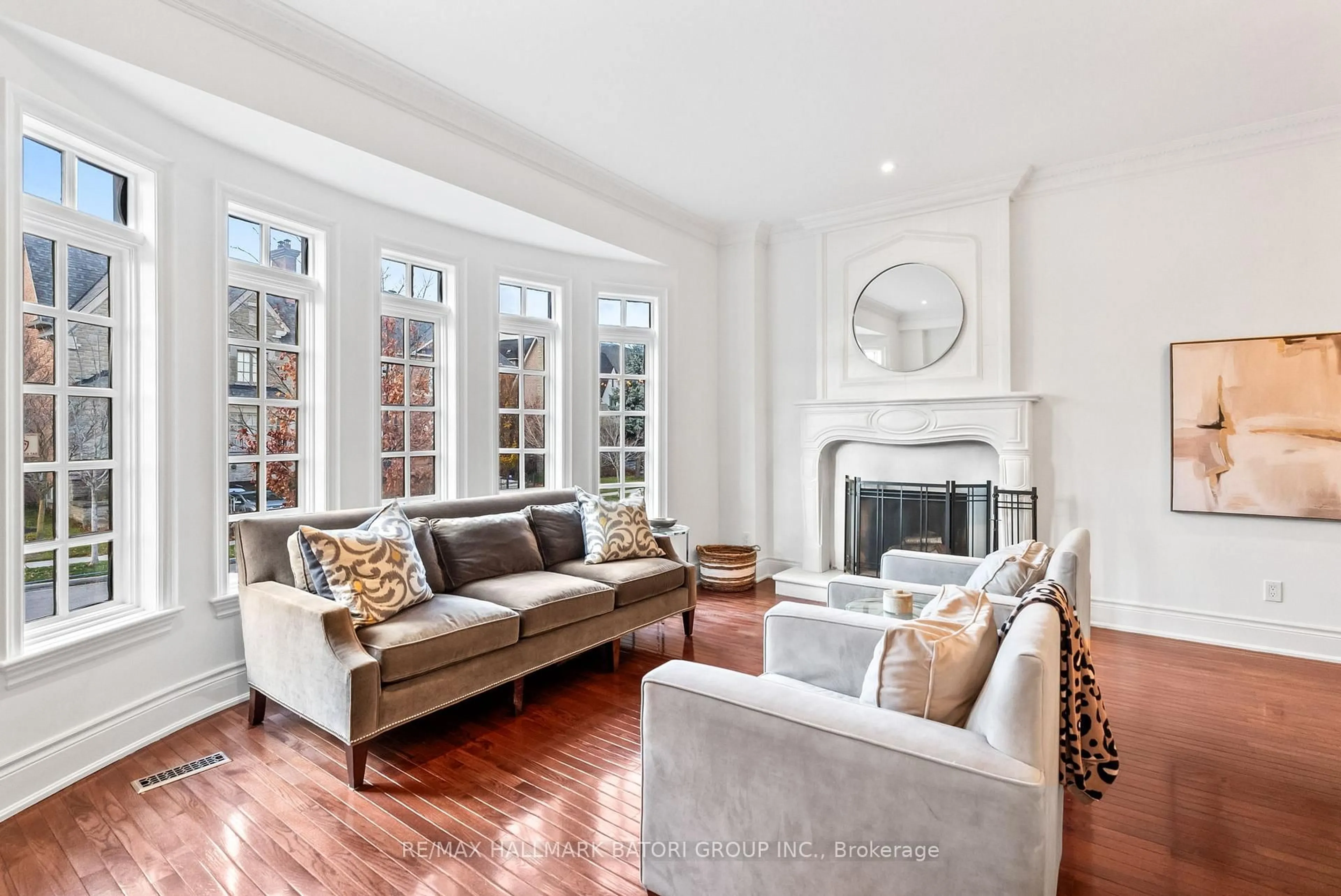 Living room with furniture, unknown for 9 True Davidson Dr, Toronto Ontario M4W 3X2