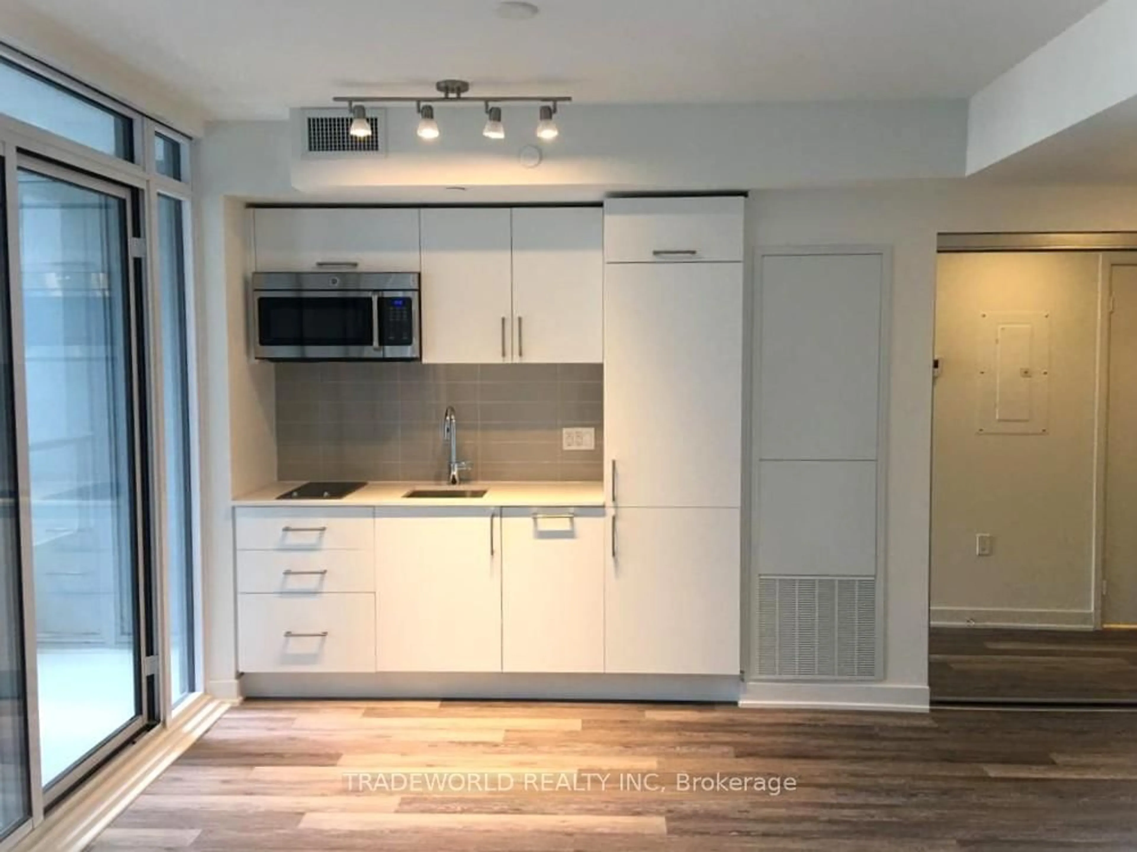 Unknown for 576 Front St #401E, Toronto Ontario M5V 1C1